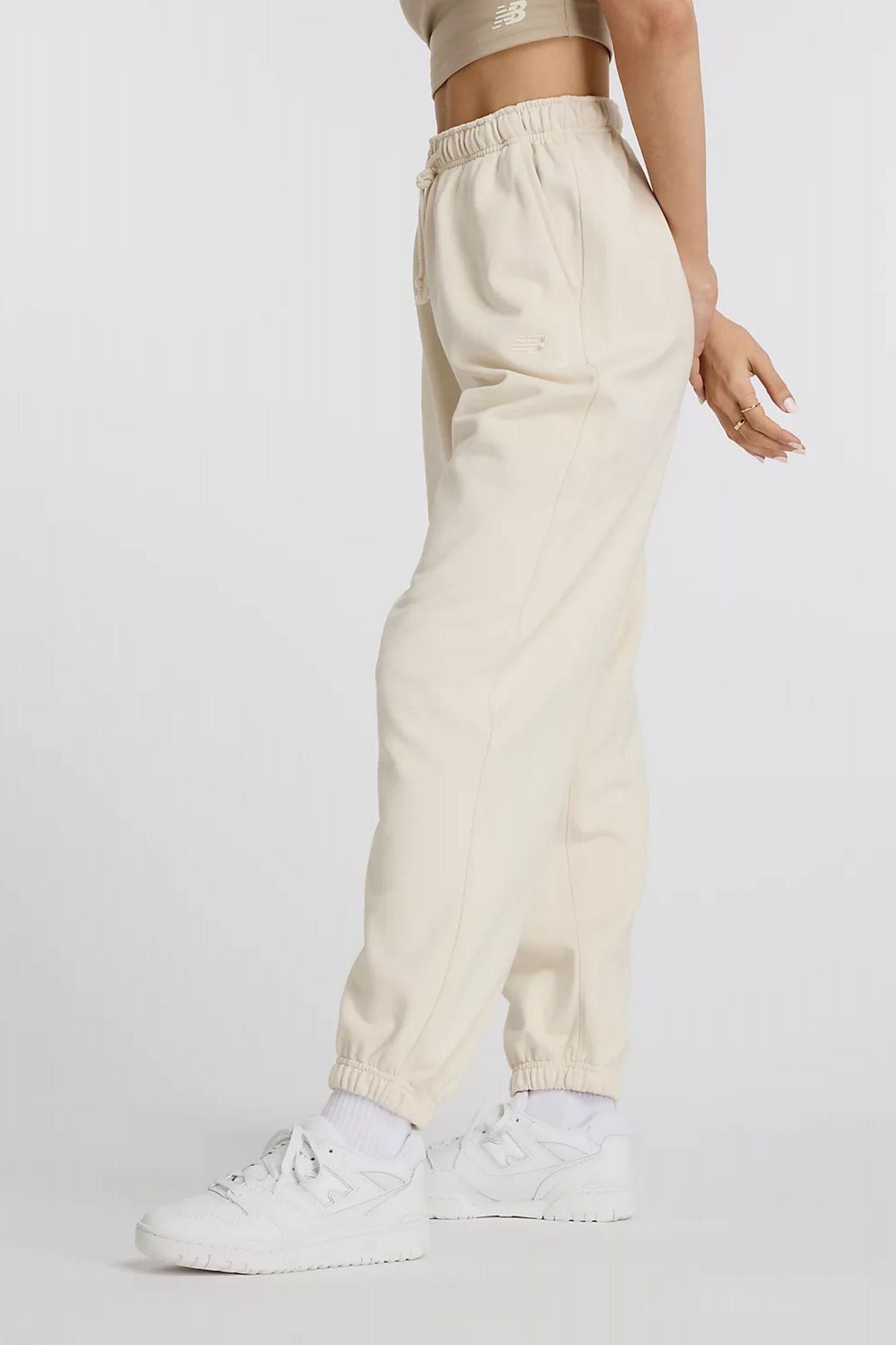 NEW BALANCE ATHLETICS FRENCH TERRY J en color BEIS (2)