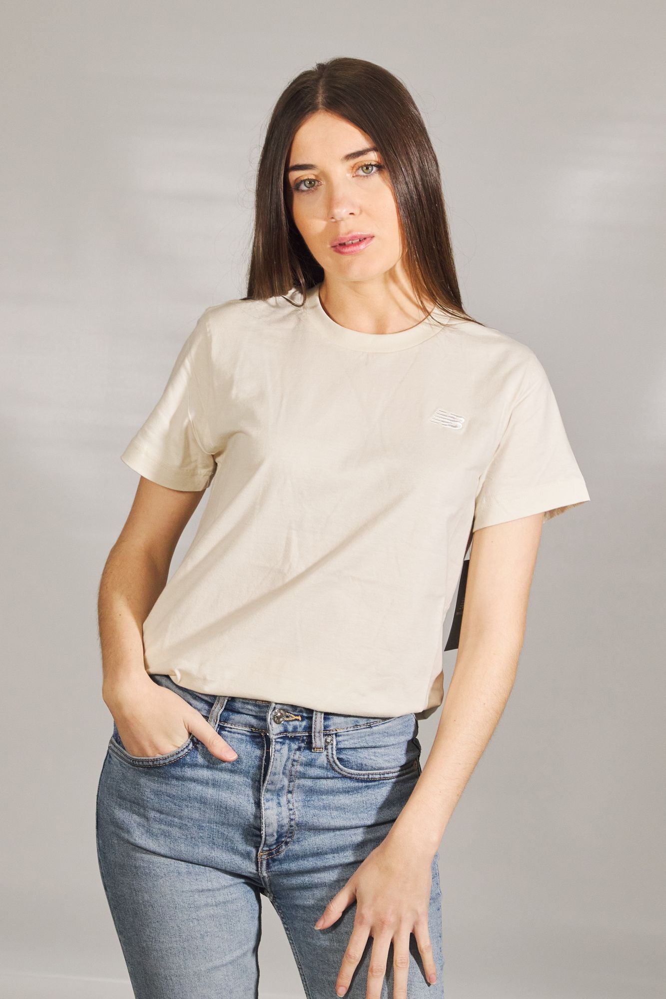 NEW BALANCE JERSEY SMALL LO en color BEIS (1)