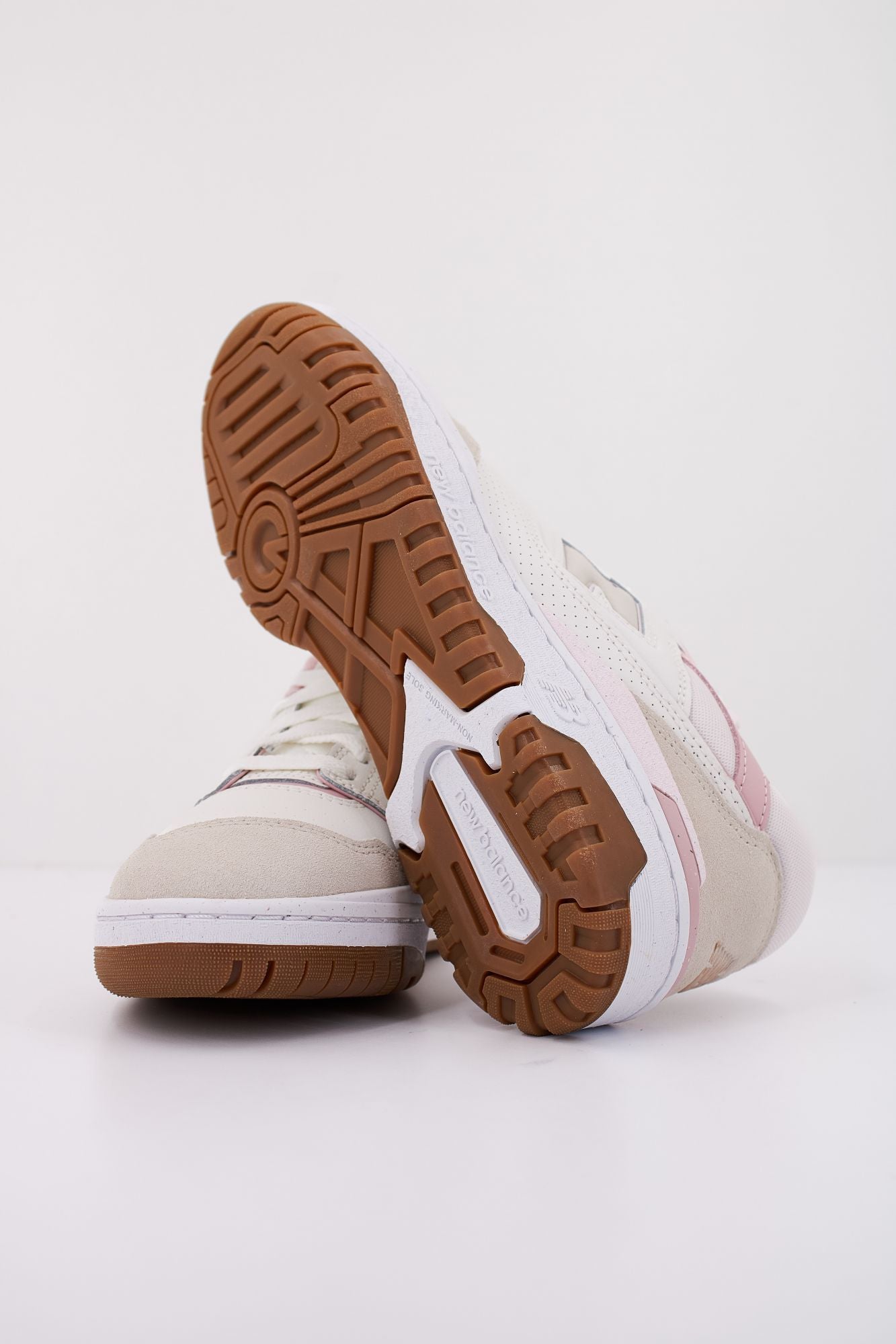 NEW BALANCE BBW550 HL en color BEIS (5)
