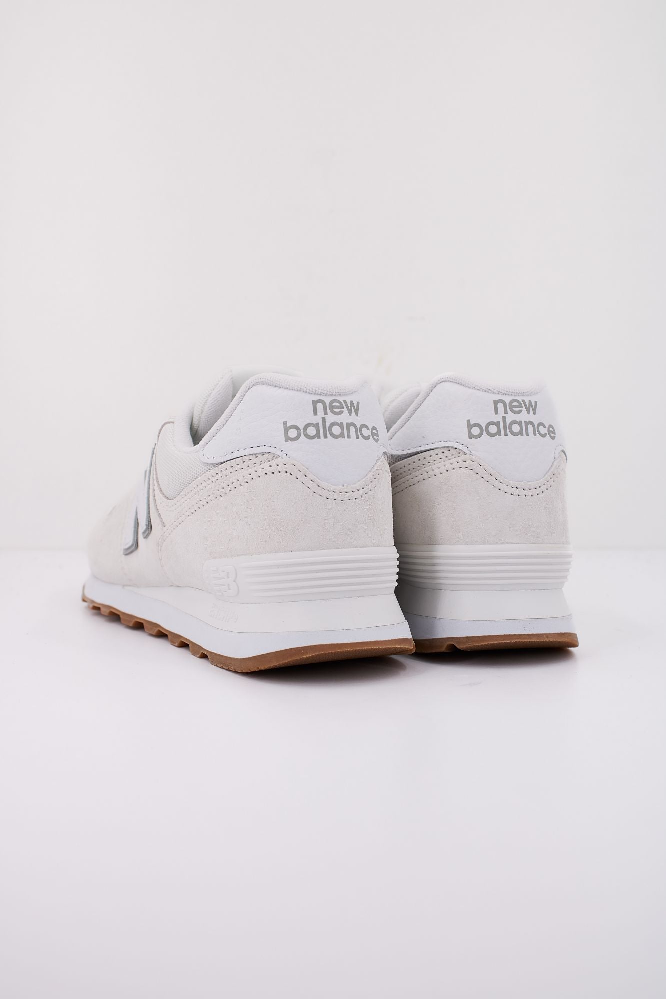 NEW BALANCE U574 RAD  en color BLANCO (4)