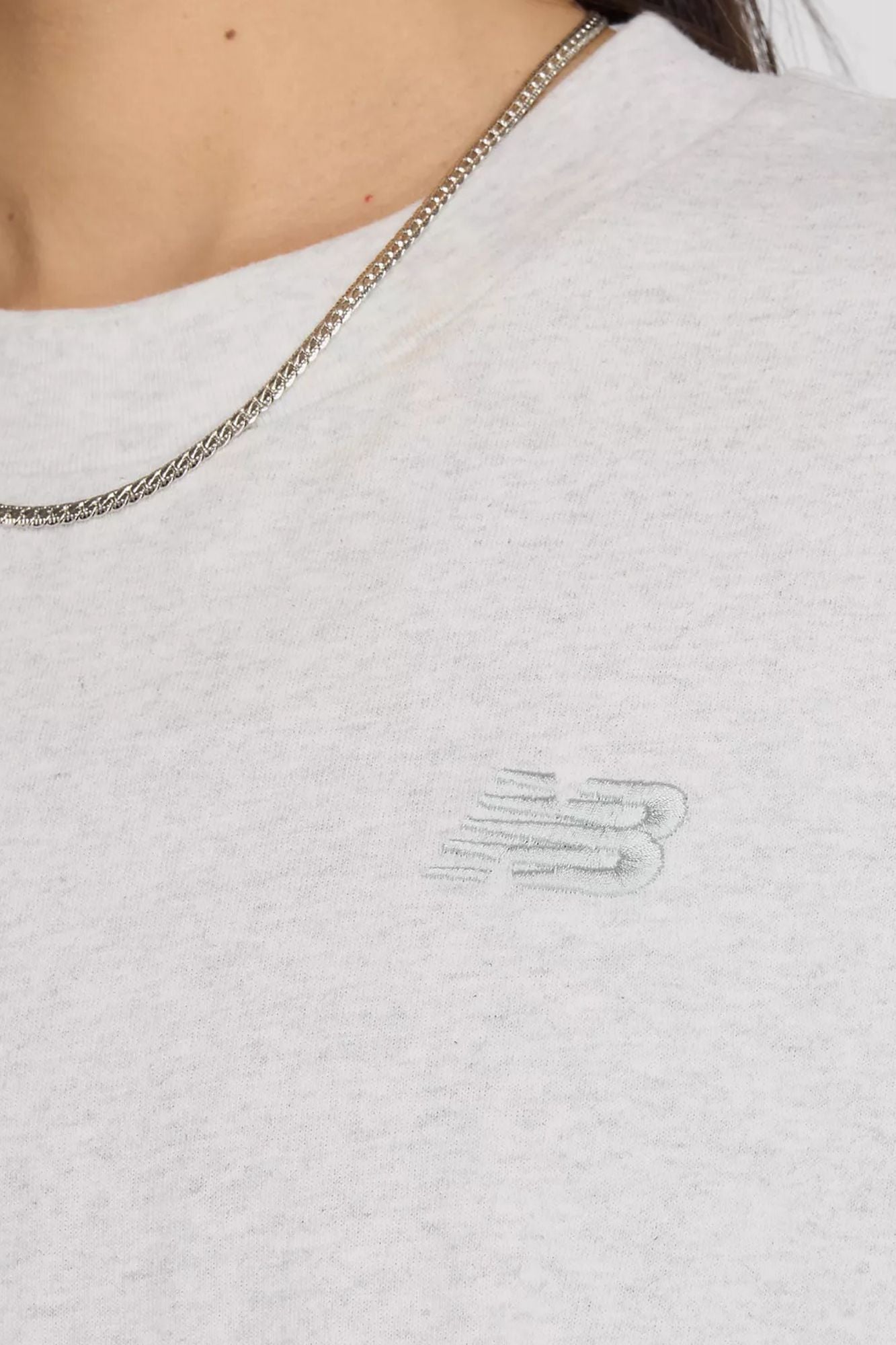 NEW BALANCE LOGO OVERSIZED JERSEY T-SHI en color GRIS (3)