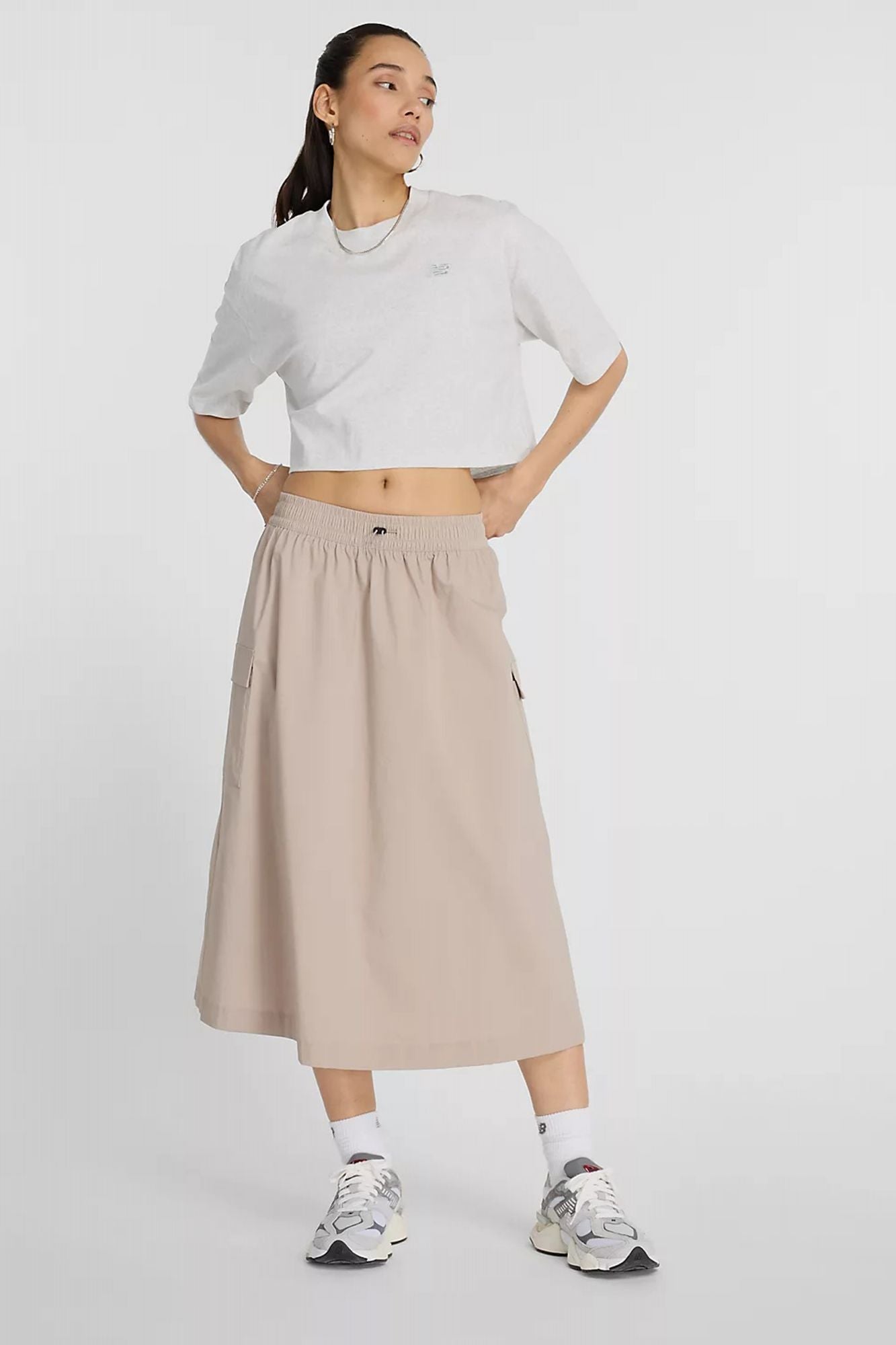 NEW BALANCE LOGO OVERSIZED JERSEY T-SHI en color GRIS (4)