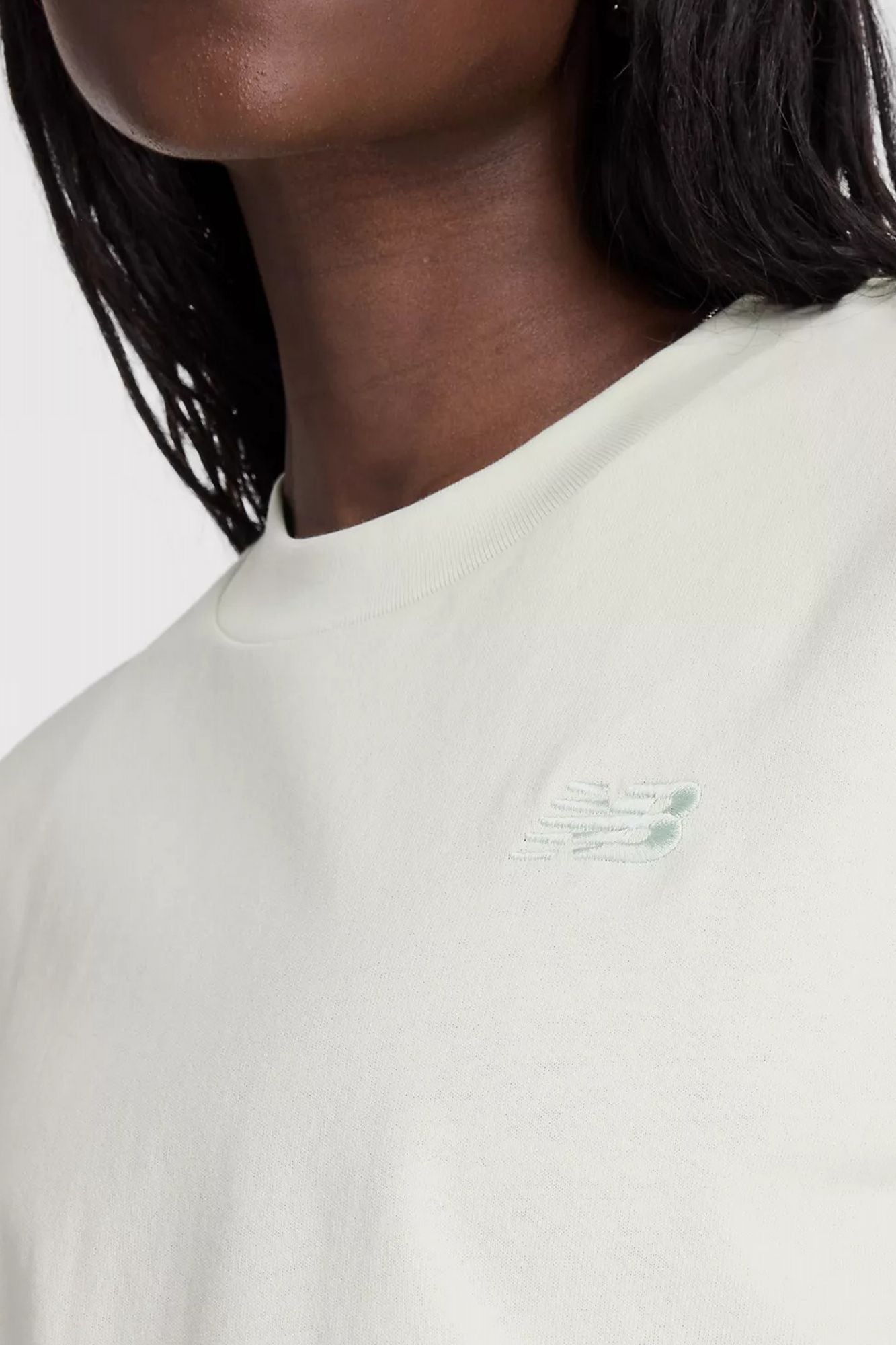 NEW BALANCE LOGO OVERSIZED JERSEY T-SHI en color VERDE (3)
