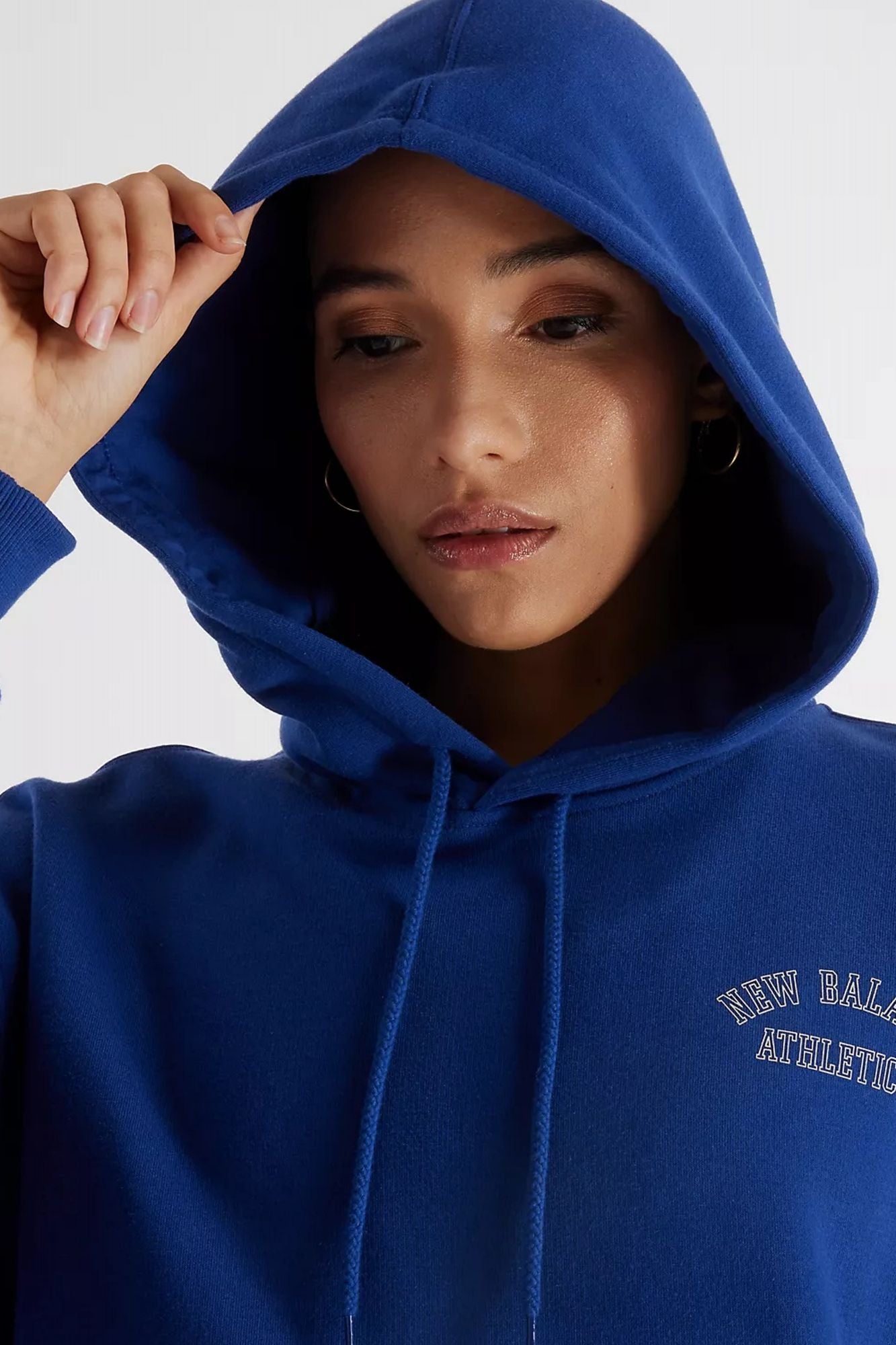 NEW BALANCE GRAPHIC FLEECE HOODIE en color AZUL (4)