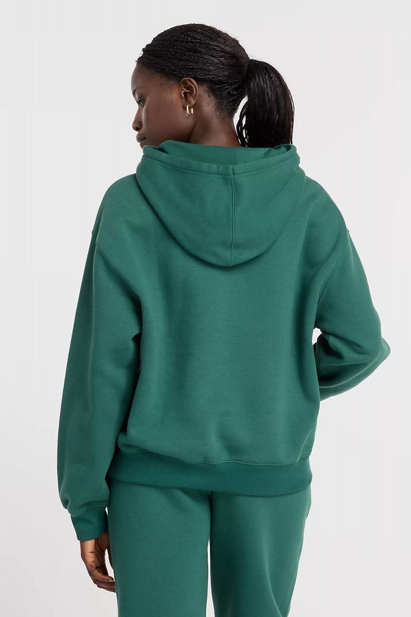 NEW BALANCE GRAPHIC FLEECE HOODIE en color VERDE (3)