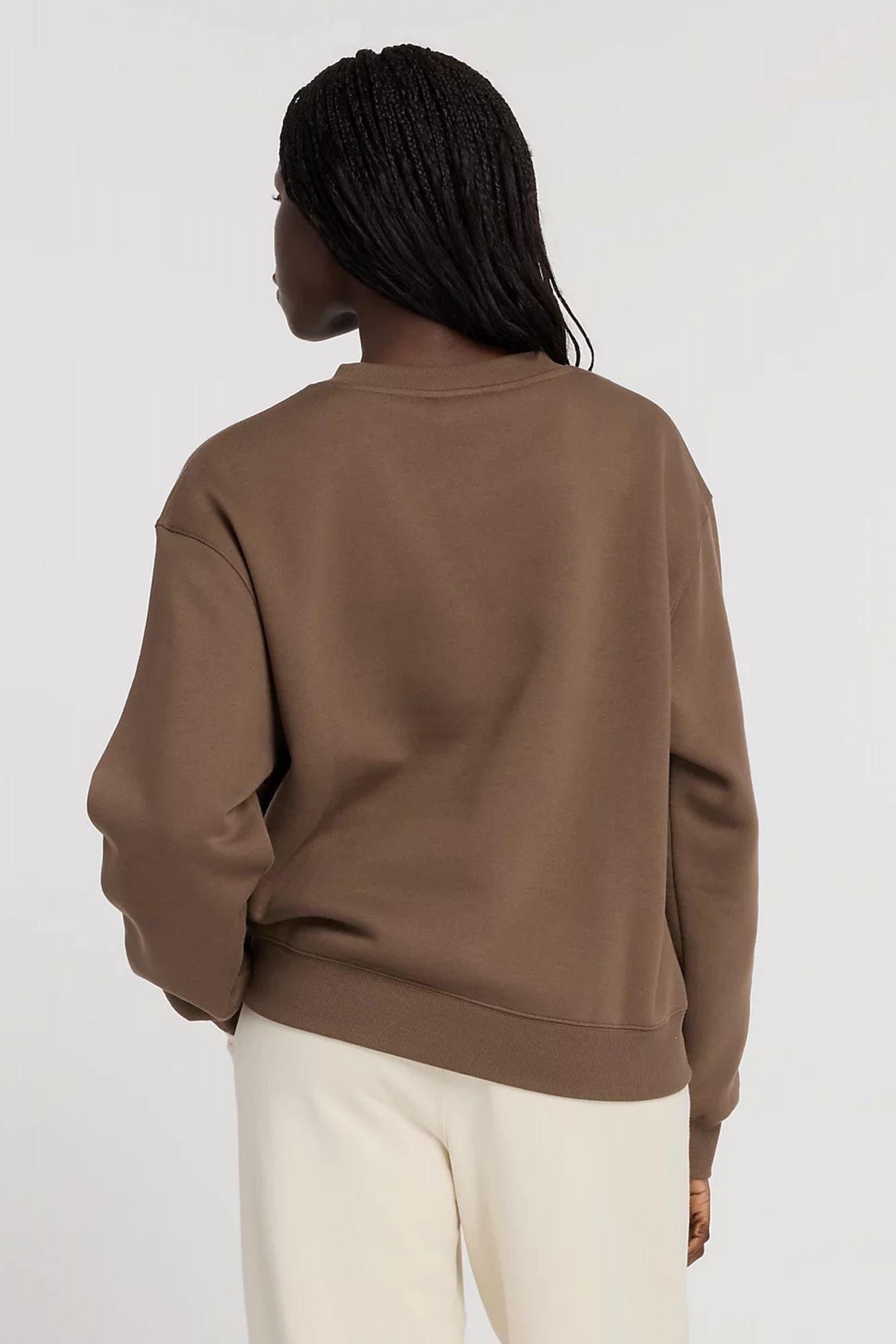 NEW BALANCE GRAPHIC FLEECE CREW en color MARRON (3)