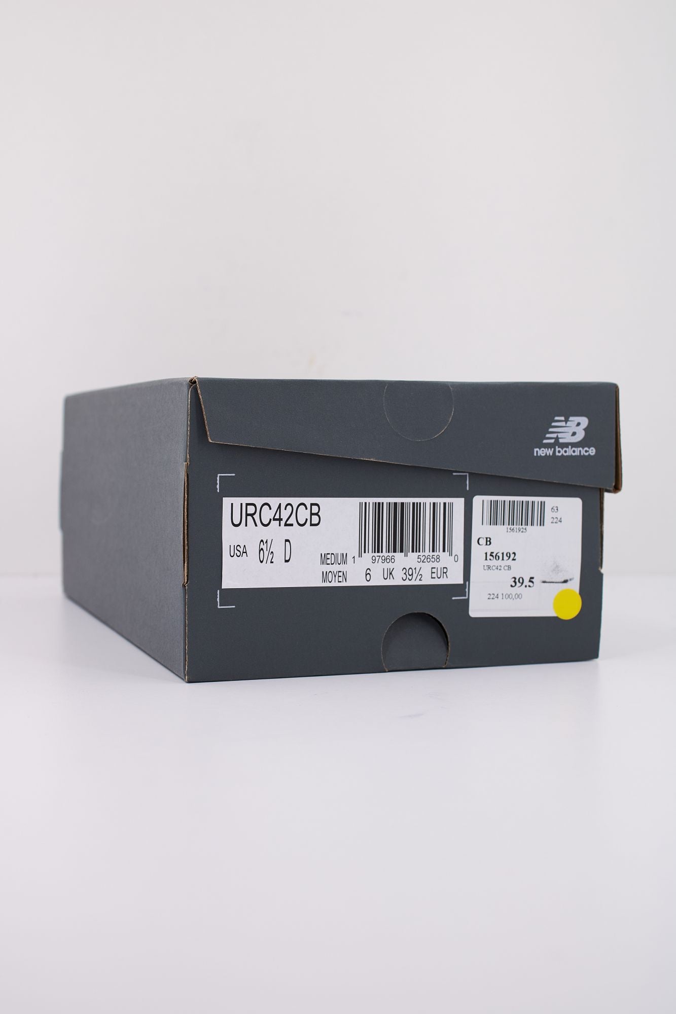 NEW BALANCE URC42 CB en color BLANCO (6)