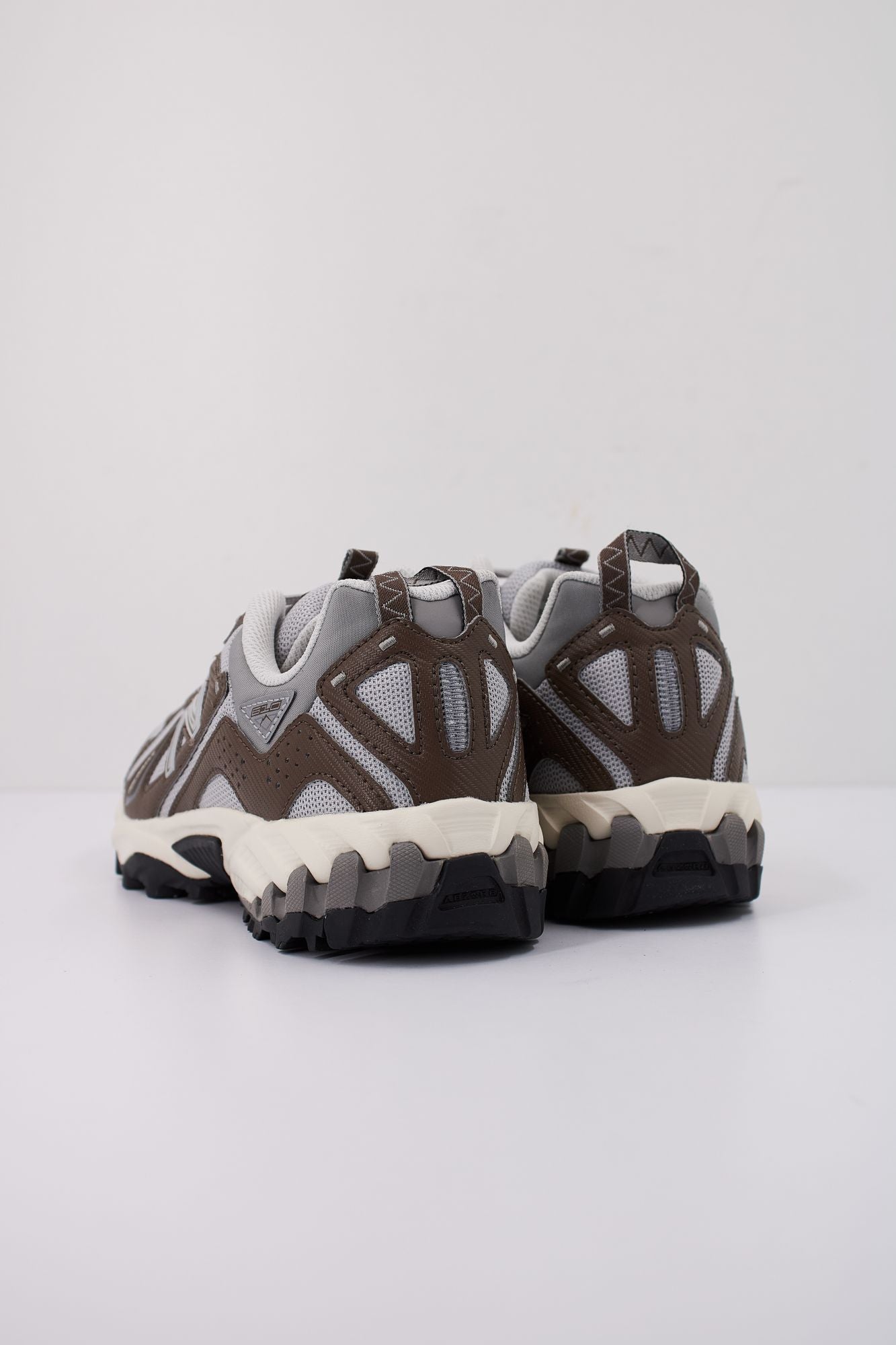 NEW BALANCE ML610 en color AZUL (4)