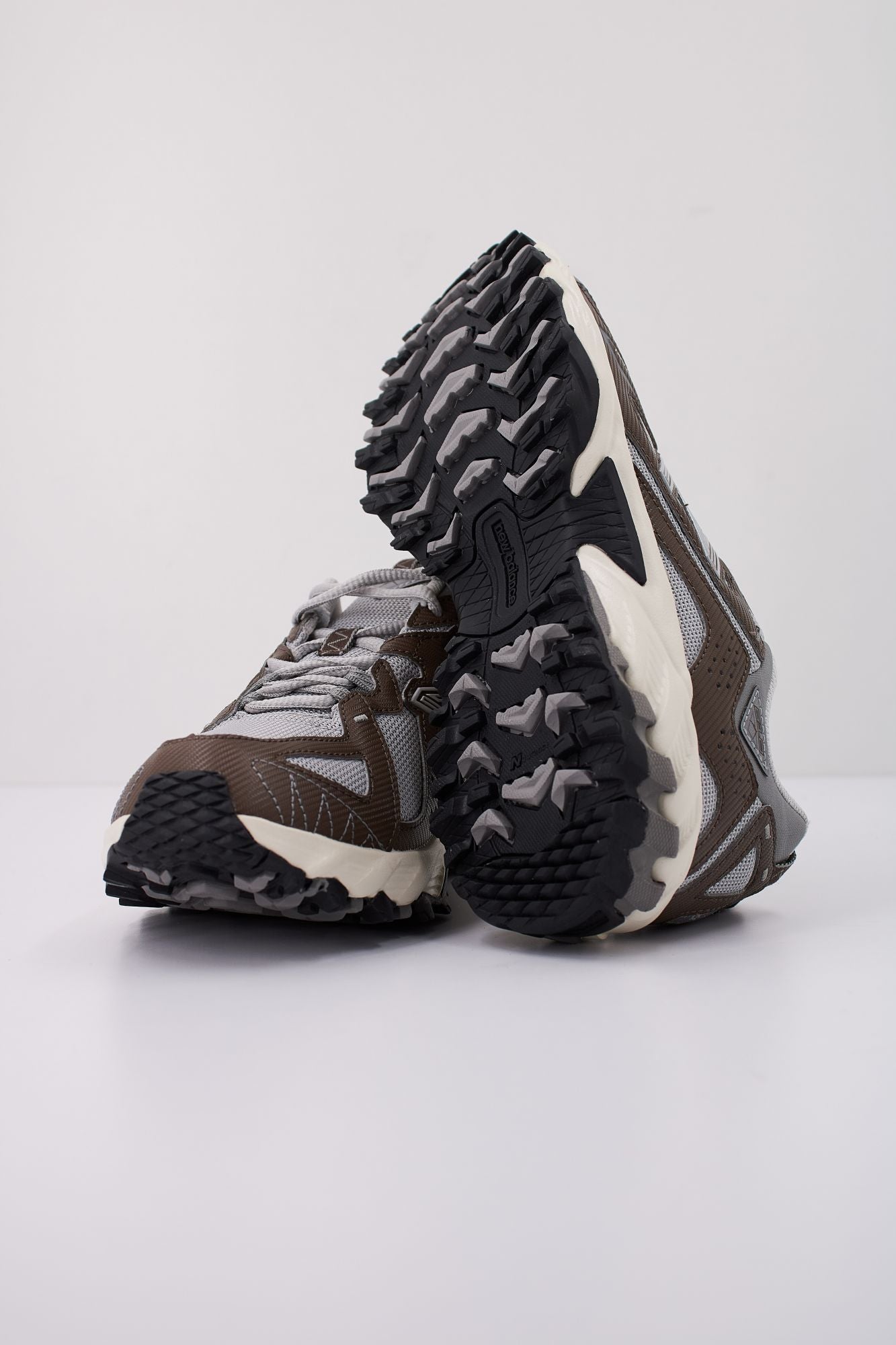 NEW BALANCE ML610 en color AZUL (5)