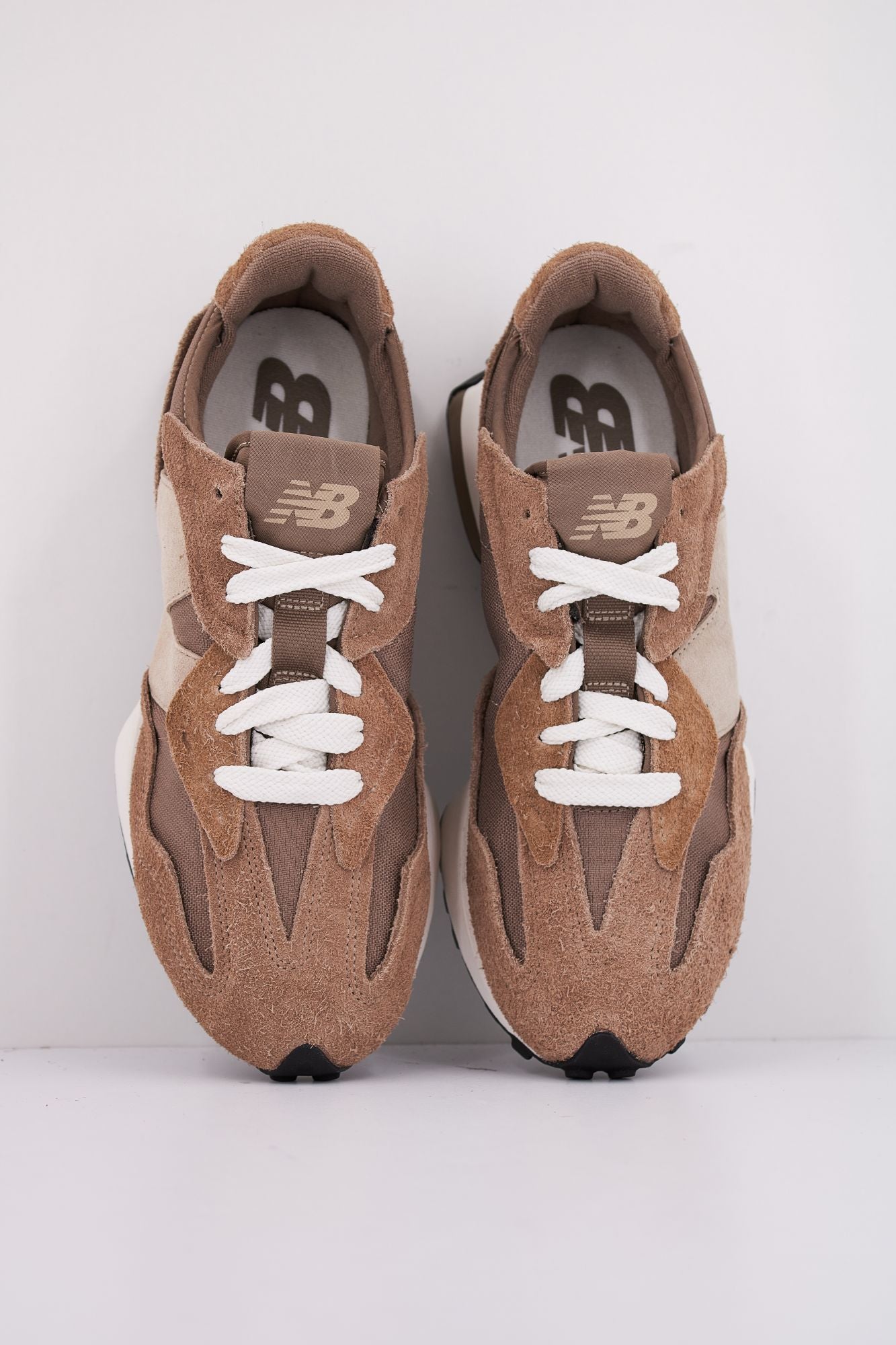 NEW BALANCE  en color MARRON (3)