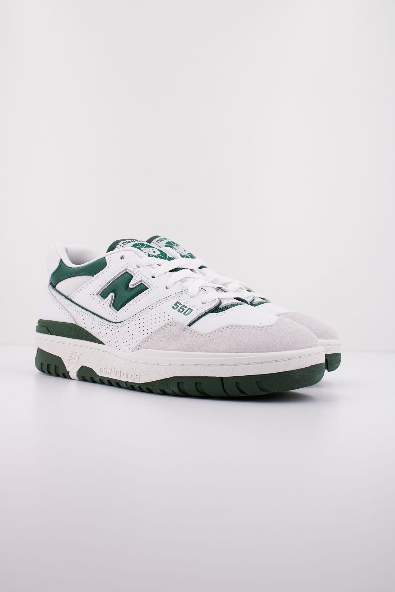 NEW BALANCE BB550 en color BLANCO (2)