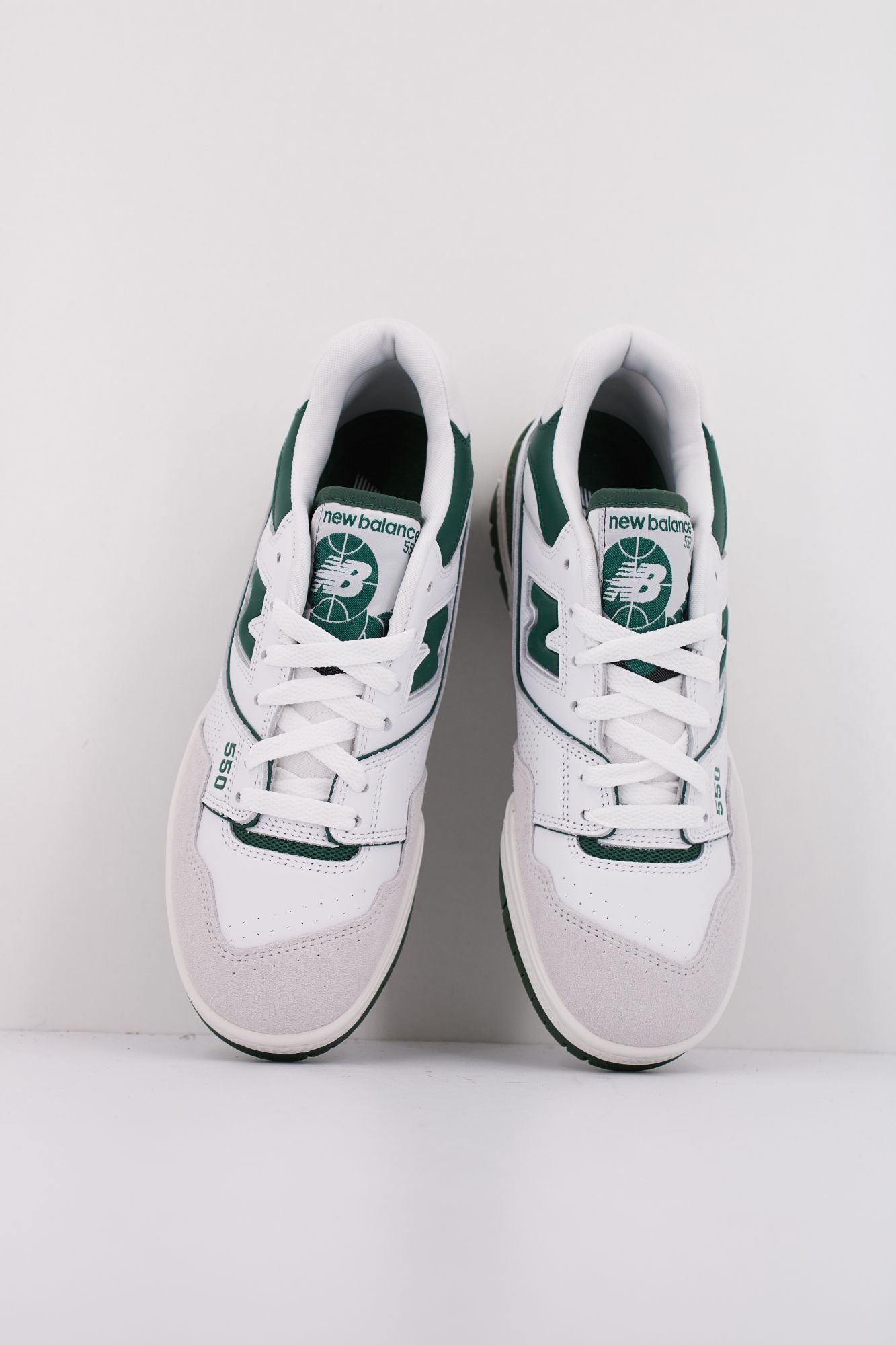 NEW BALANCE BB550 en color BLANCO (3)