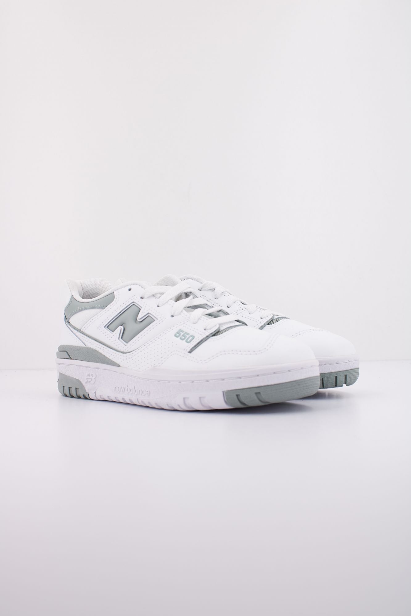 NEW BALANCE BBW550 en color BLANCO (2)