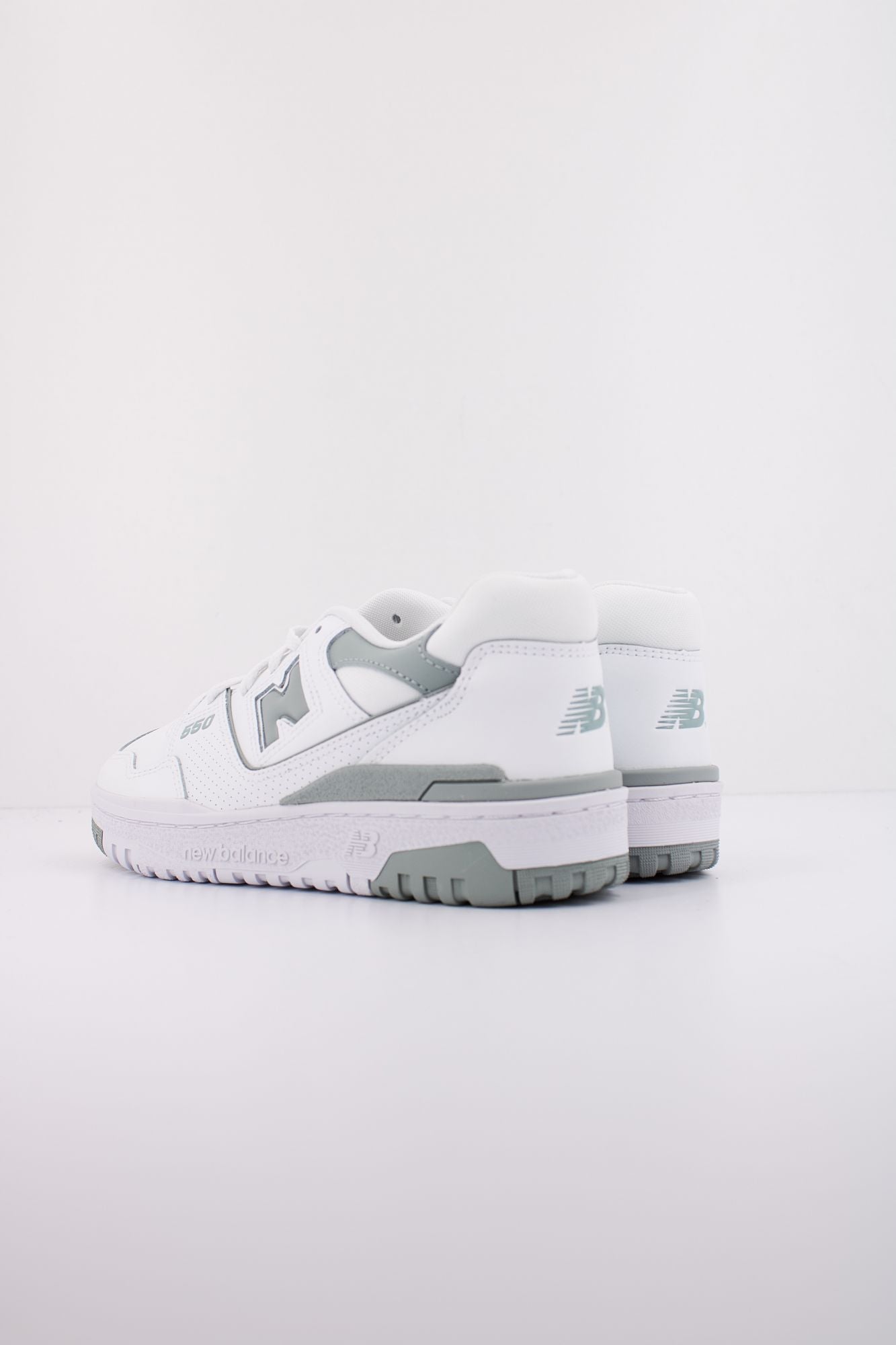 NEW BALANCE BBW550 en color BLANCO (4)