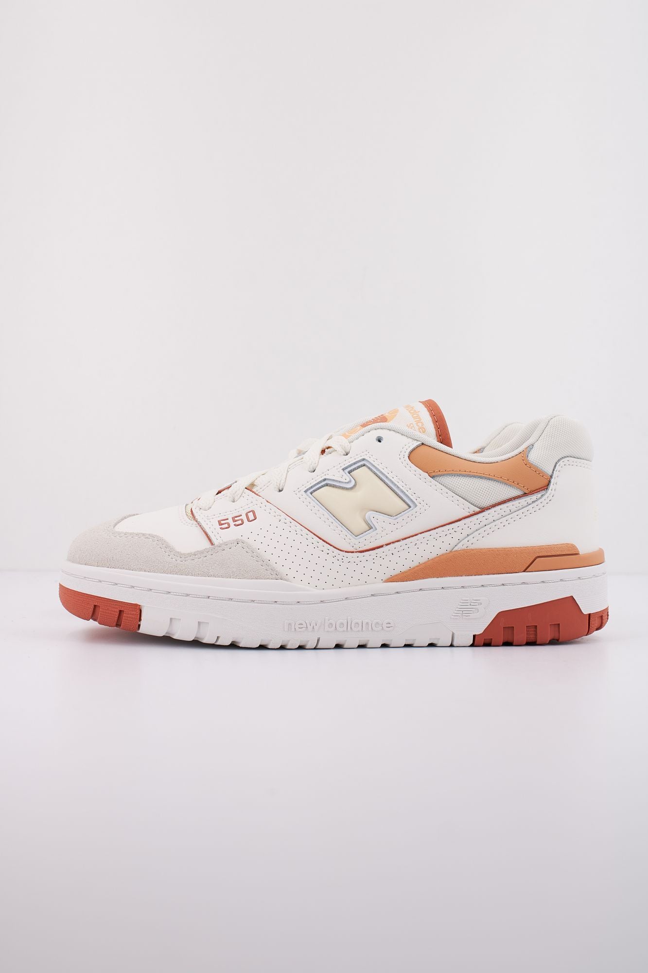 NEW BALANCE BBW550 en color BEIS (1)