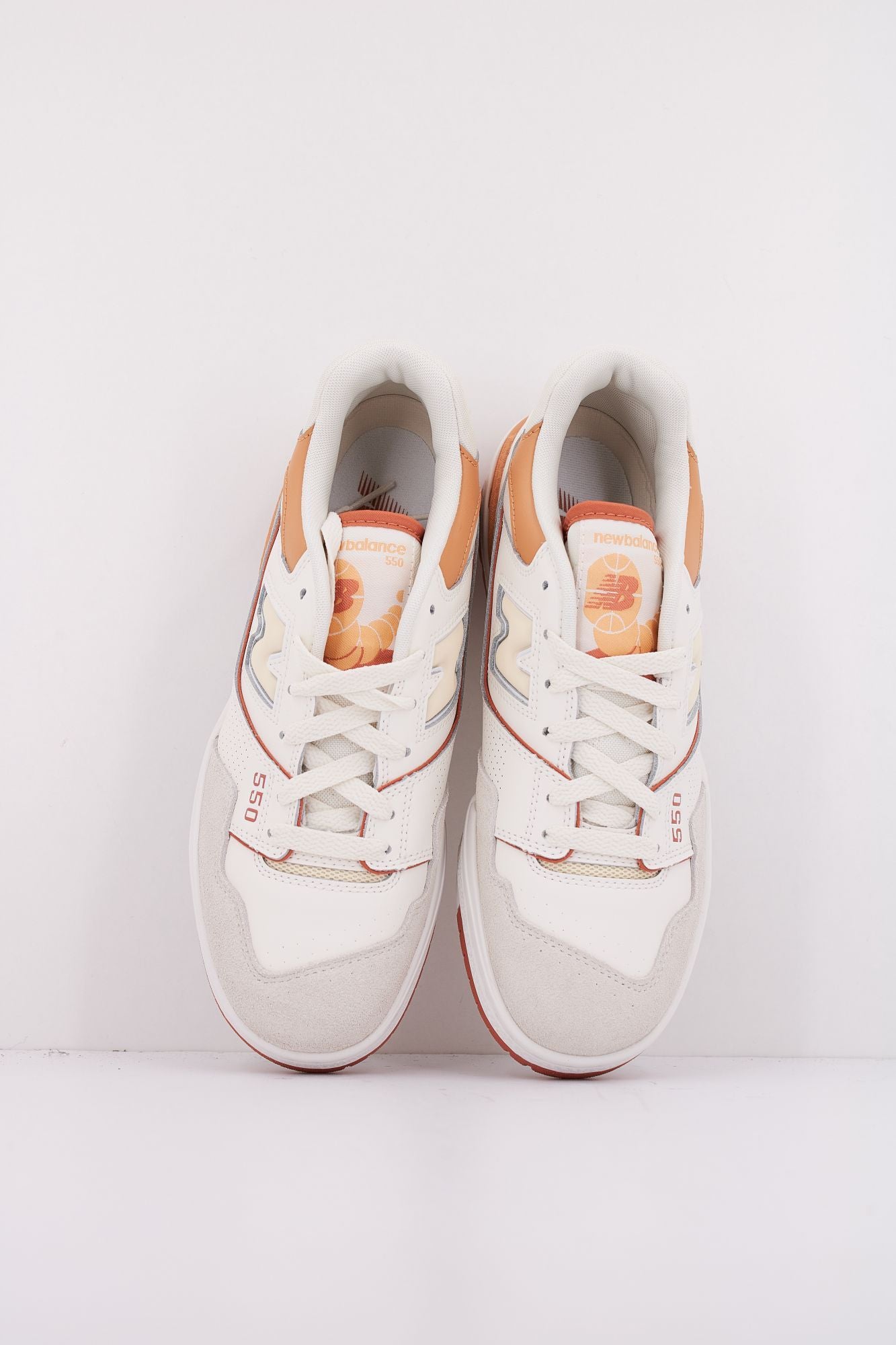 NEW BALANCE BBW550 en color BEIS (3)