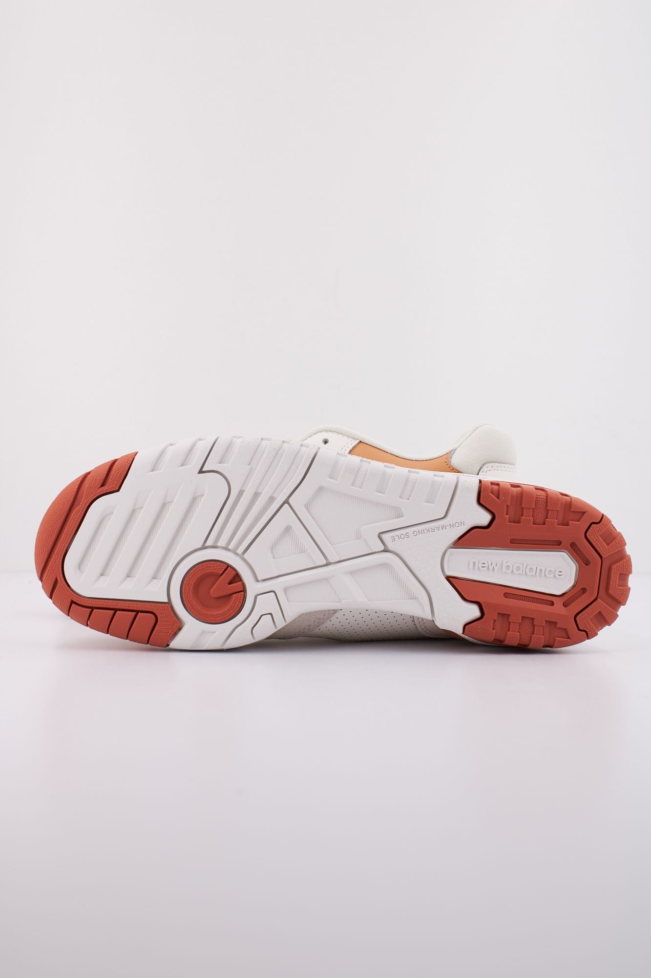 NEW BALANCE BBW550 en color BEIS (5)