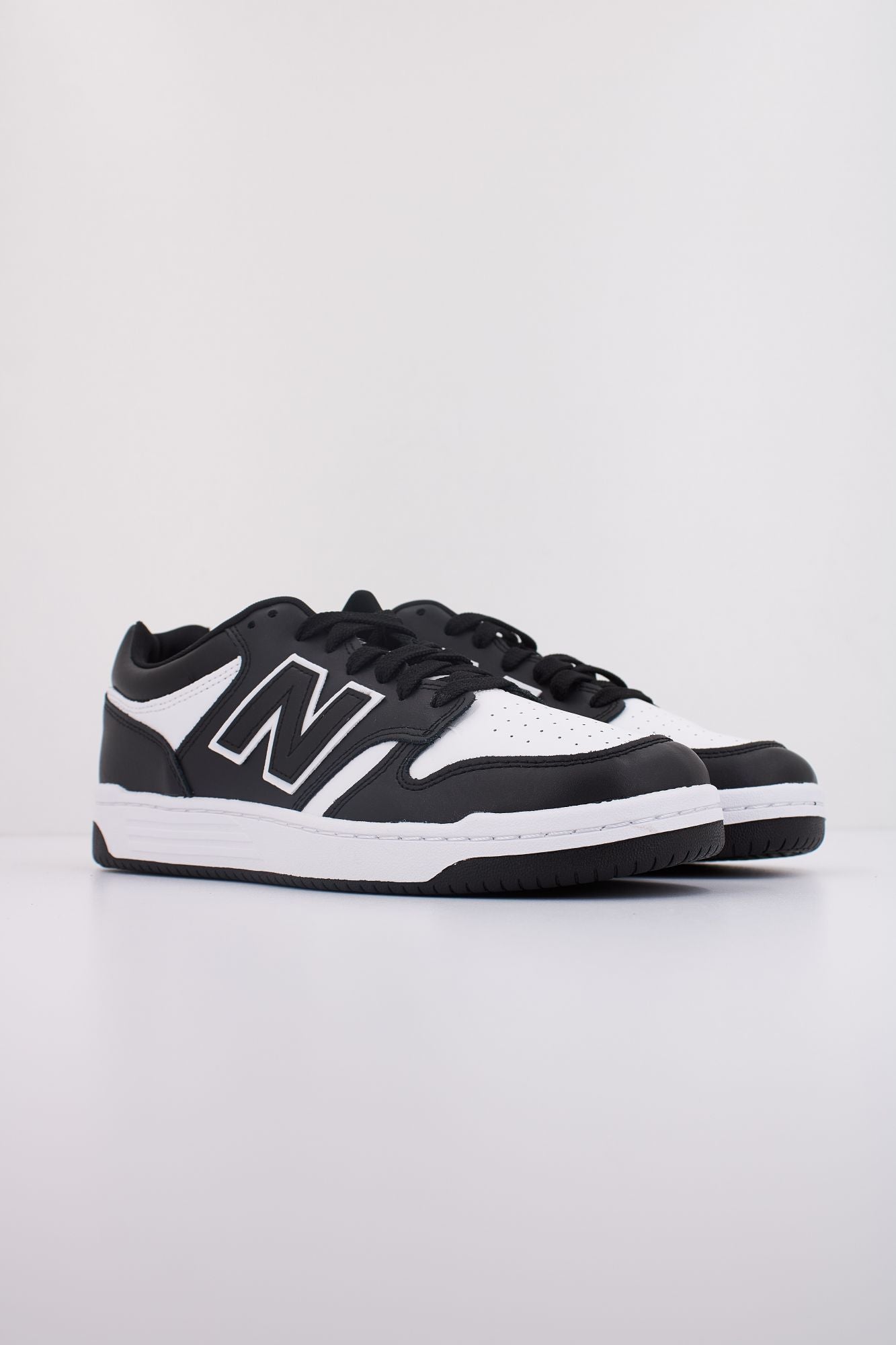 NEW BALANCE BB480  en color NEGRO (2)