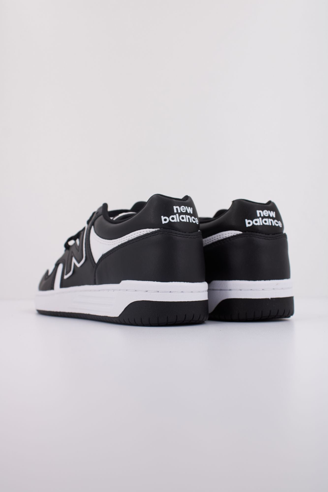 NEW BALANCE BB480  en color NEGRO (4)