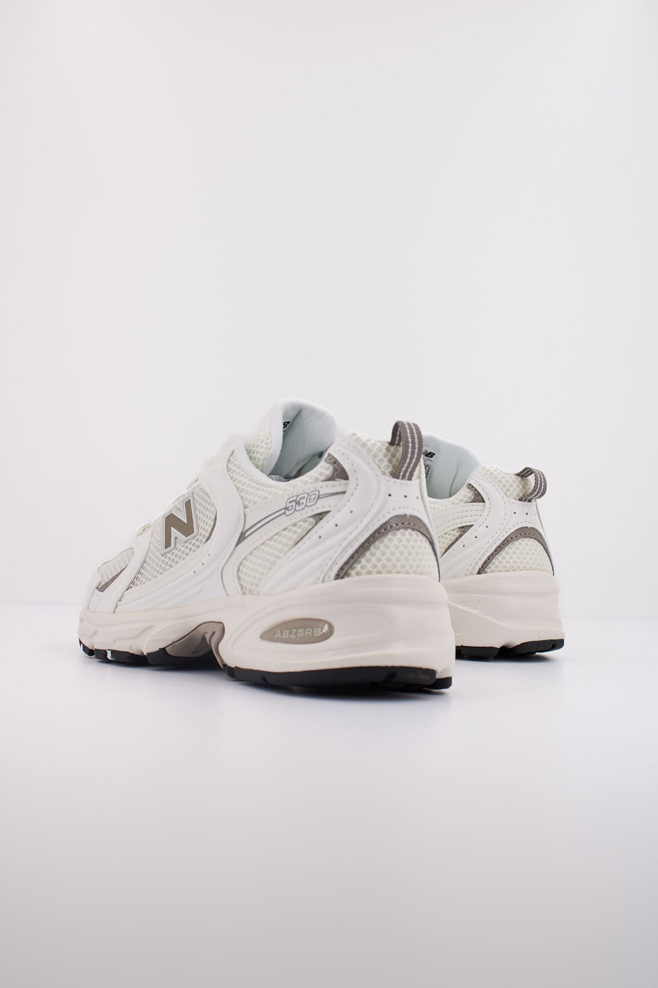 NEW BALANCE U530  en color BLANCO (4)