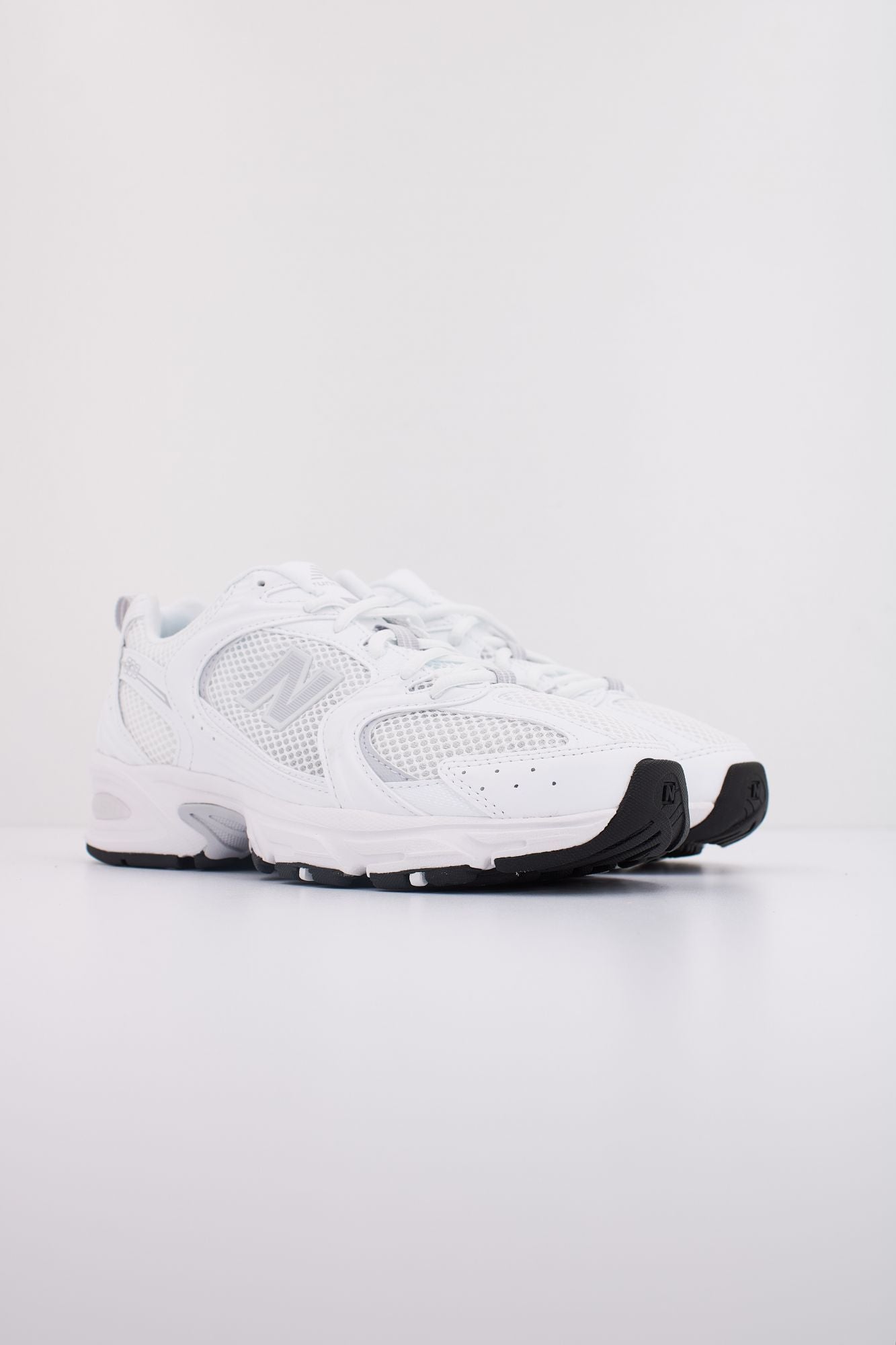 NEW BALANCE U530  en color BLANCO (2)