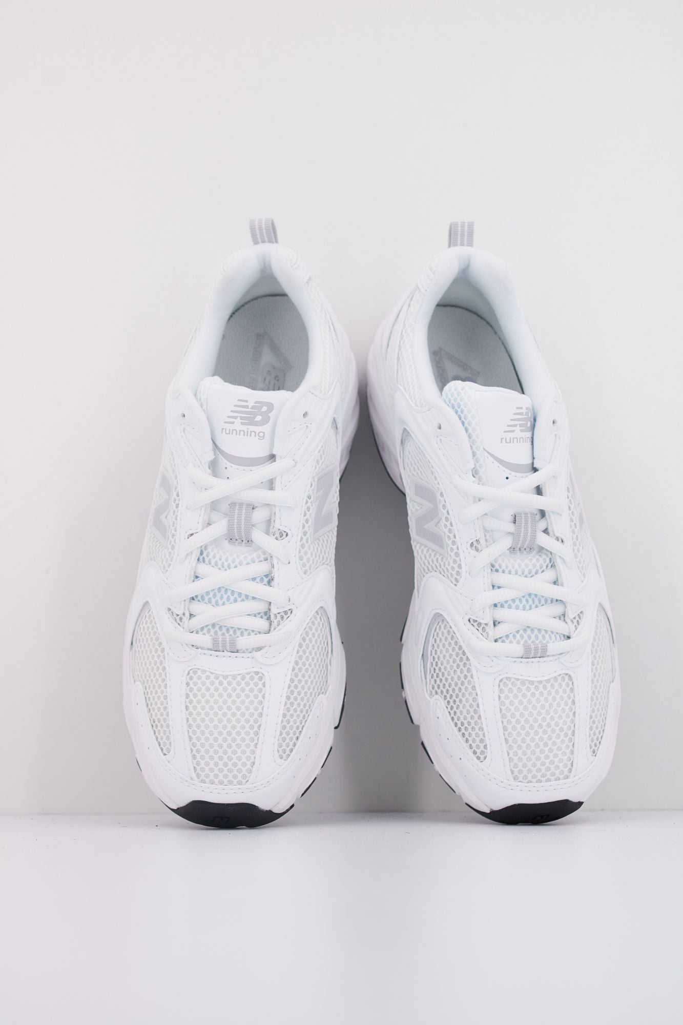 NEW BALANCE U530  en color BLANCO (3)