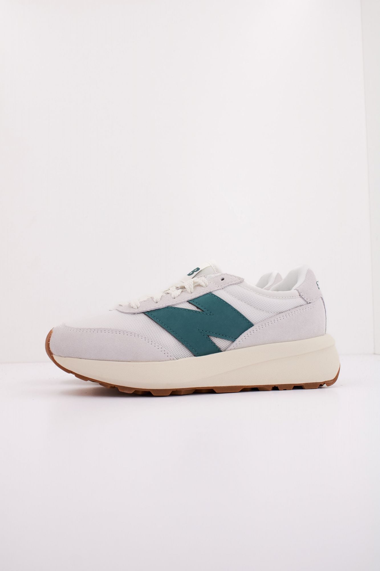 NEW BALANCE U370  en color BLANCO (1)