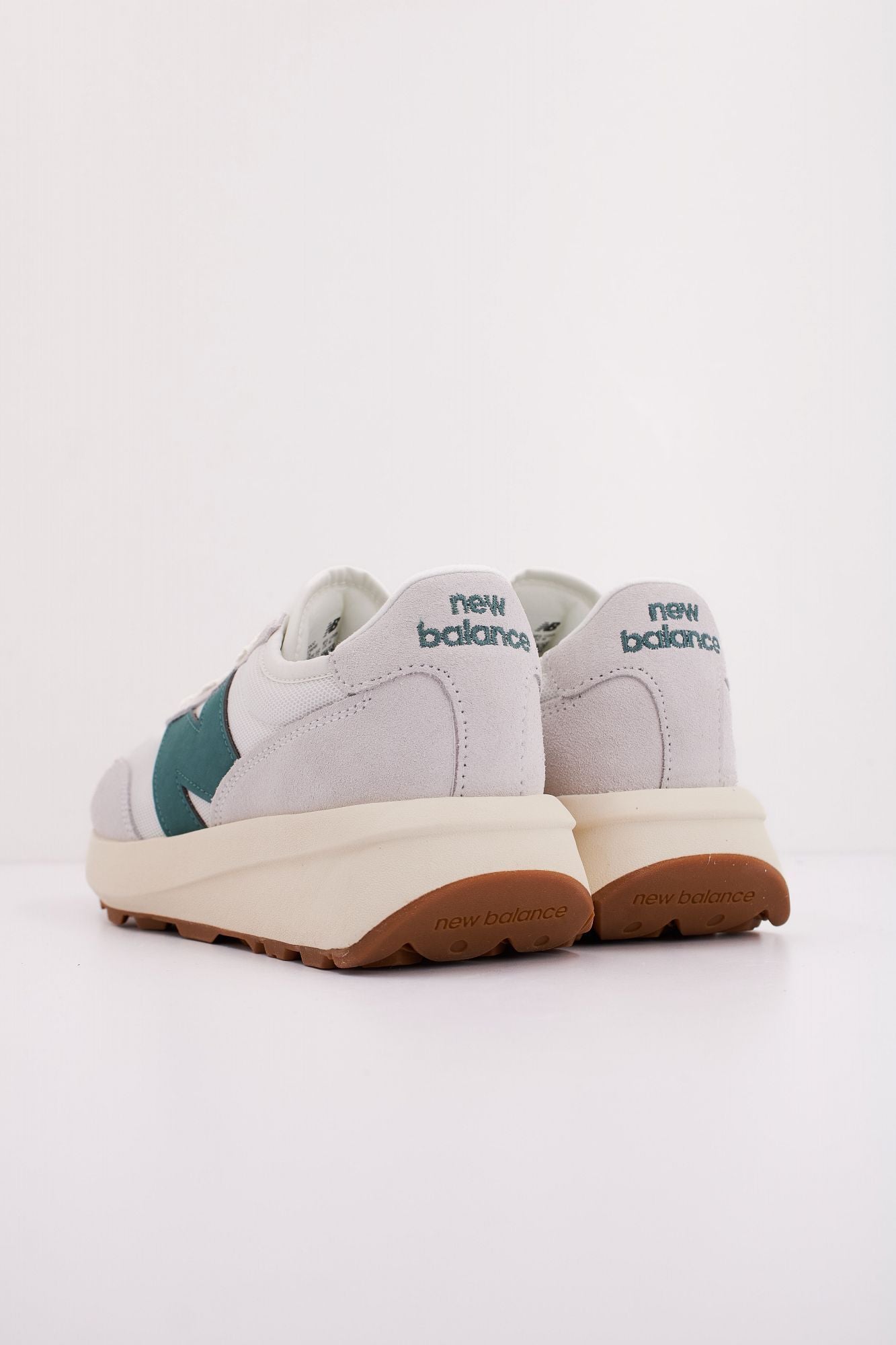 NEW BALANCE U370  en color BLANCO (4)