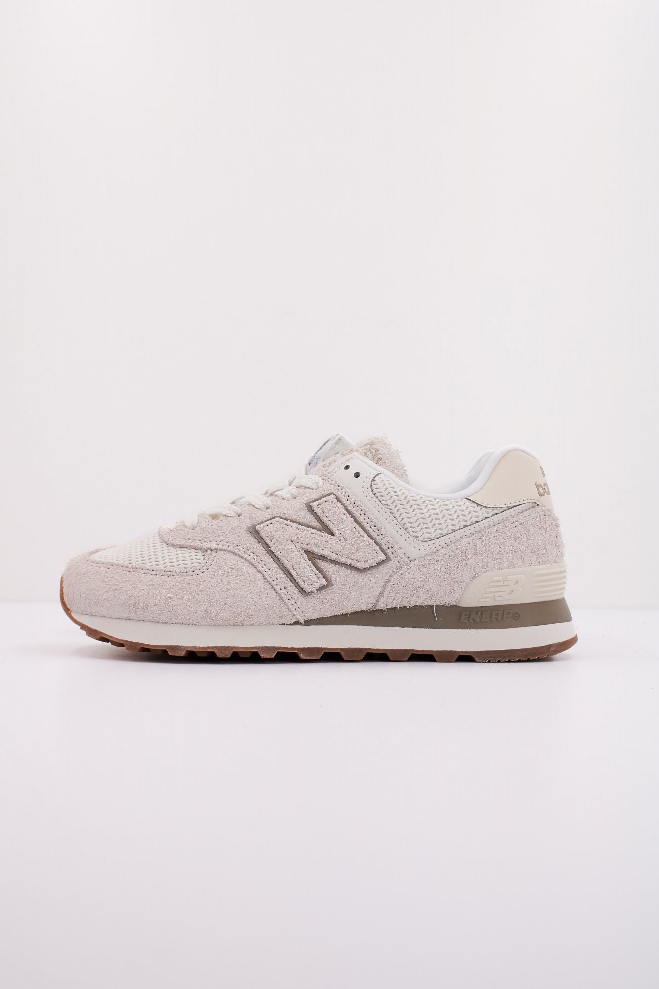 NEW BALANCE WL574  en color BEIS (1)