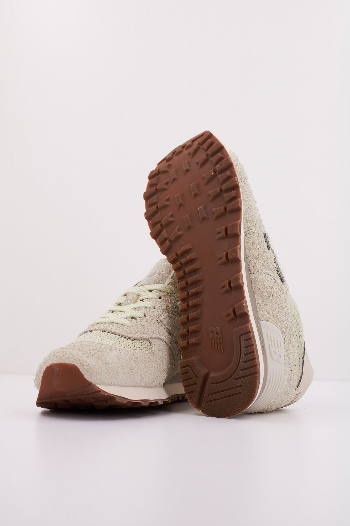 NEW BALANCE WL574 en color VERDE (5)