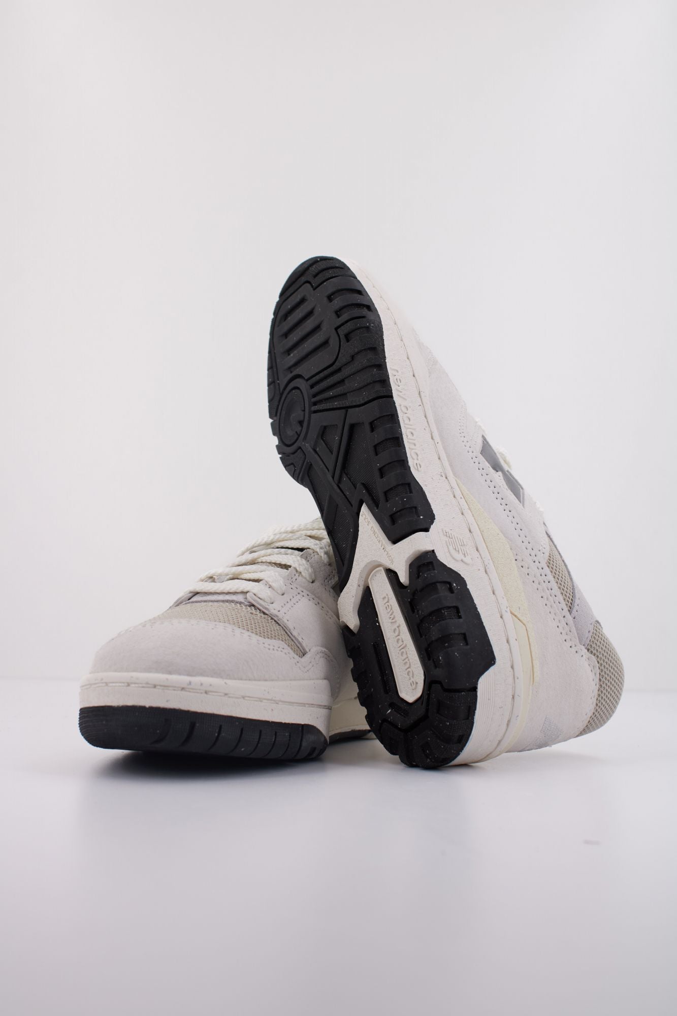 NEW BALANCE BBW550  en color BLANCO (5)