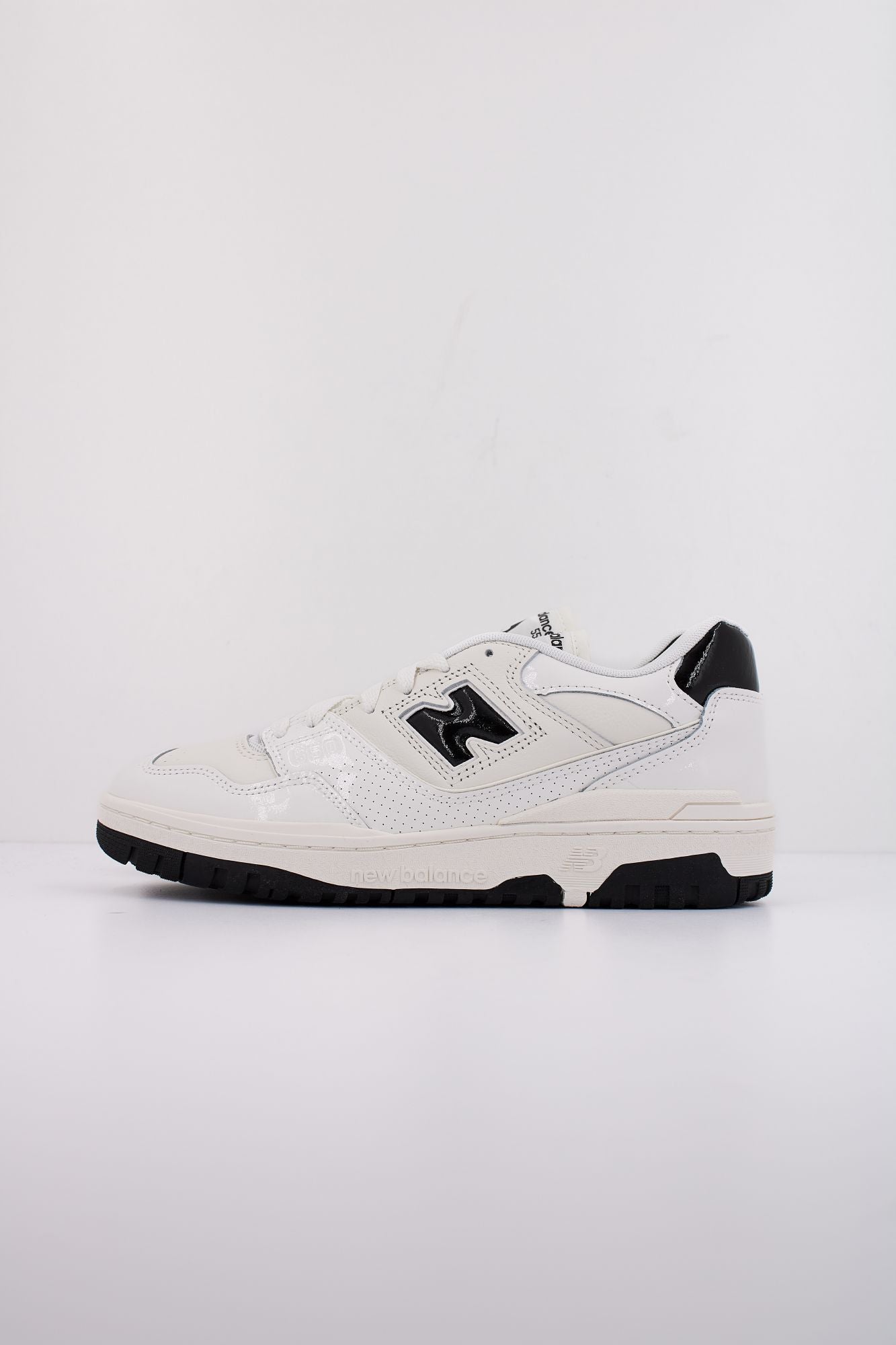 NEW BALANCE BB550 YKF  en color BLANCO (1)