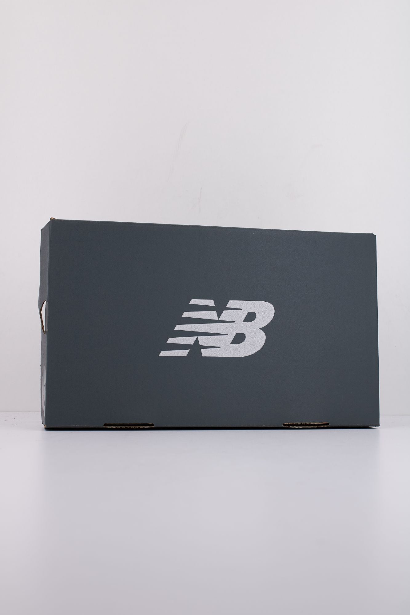 NEW BALANCE BB550 YKF  en color BLANCO (6)