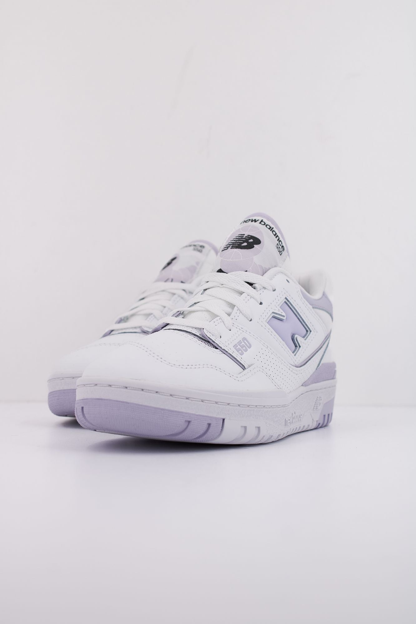 NEW BALANCE BBW550 BV en color BLANCO (2)