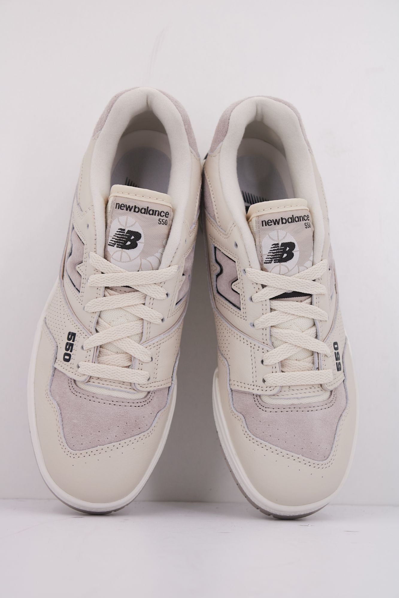 NEW BALANCE BBW550 RB en color BEIS (3)