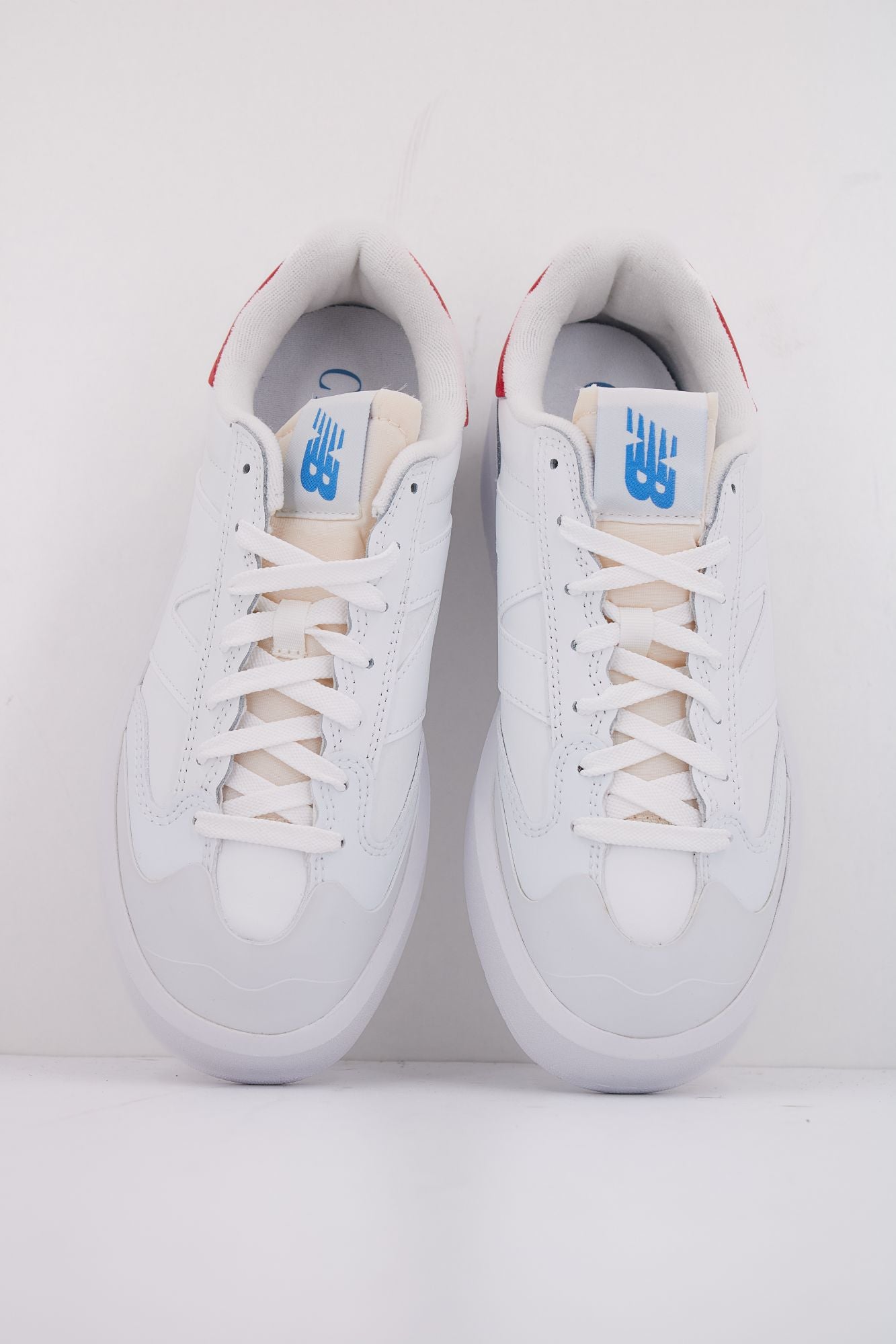 NEW BALANCE CT302 LH  en color BLANCO (3)