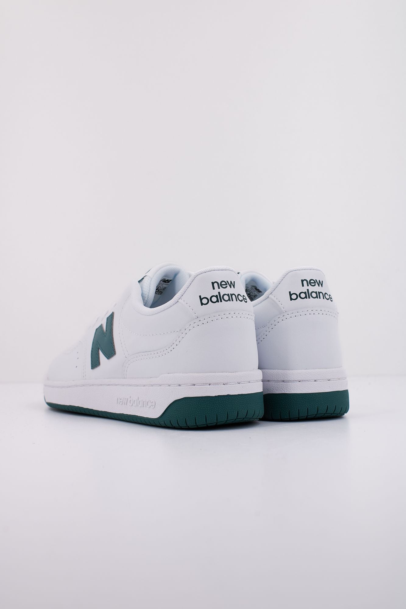 NEW BALANCE BB80 en color BLANCO (4)