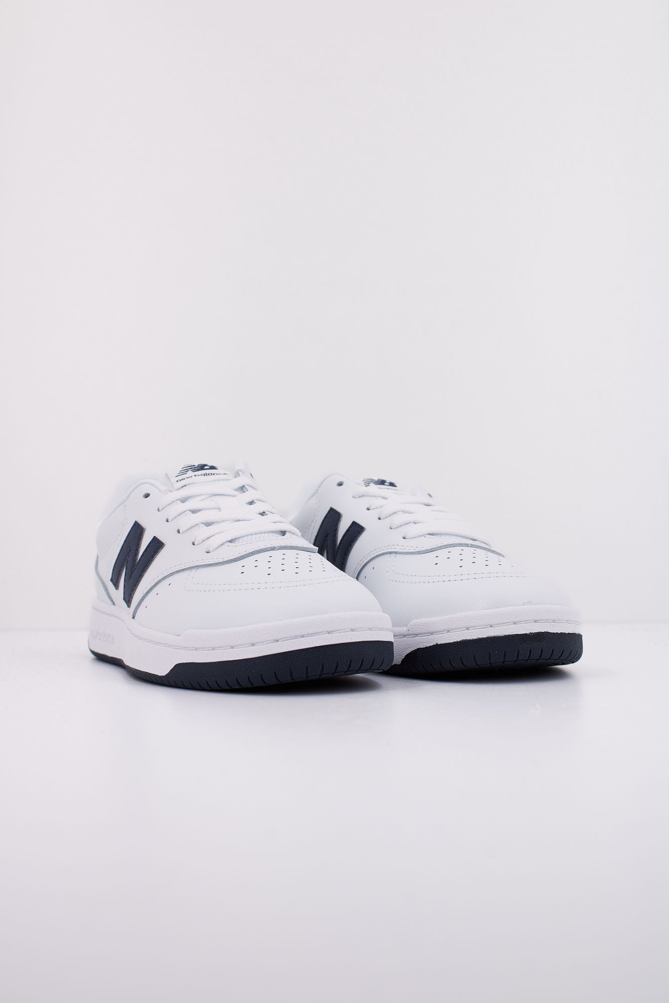 NEW BALANCE BB80  en color BLANCO (2)