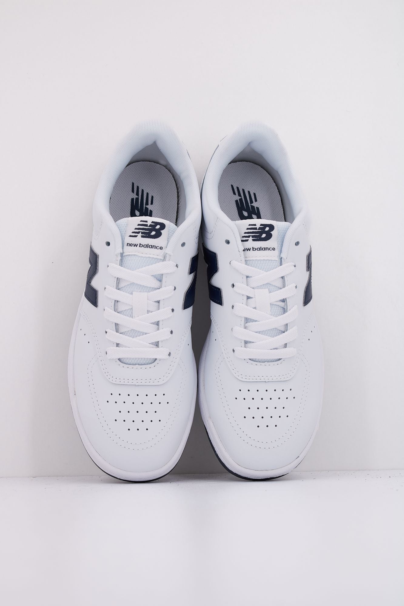 NEW BALANCE BB80  en color BLANCO (3)