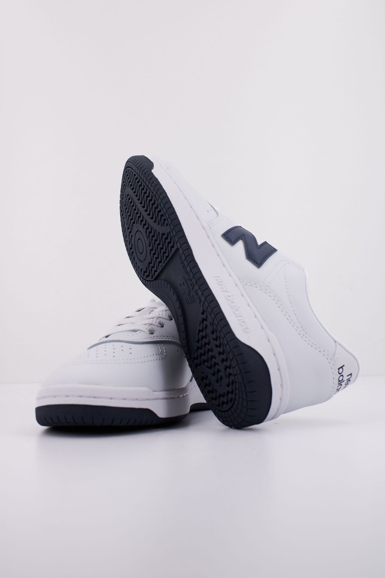 NEW BALANCE BB80  en color BLANCO (5)