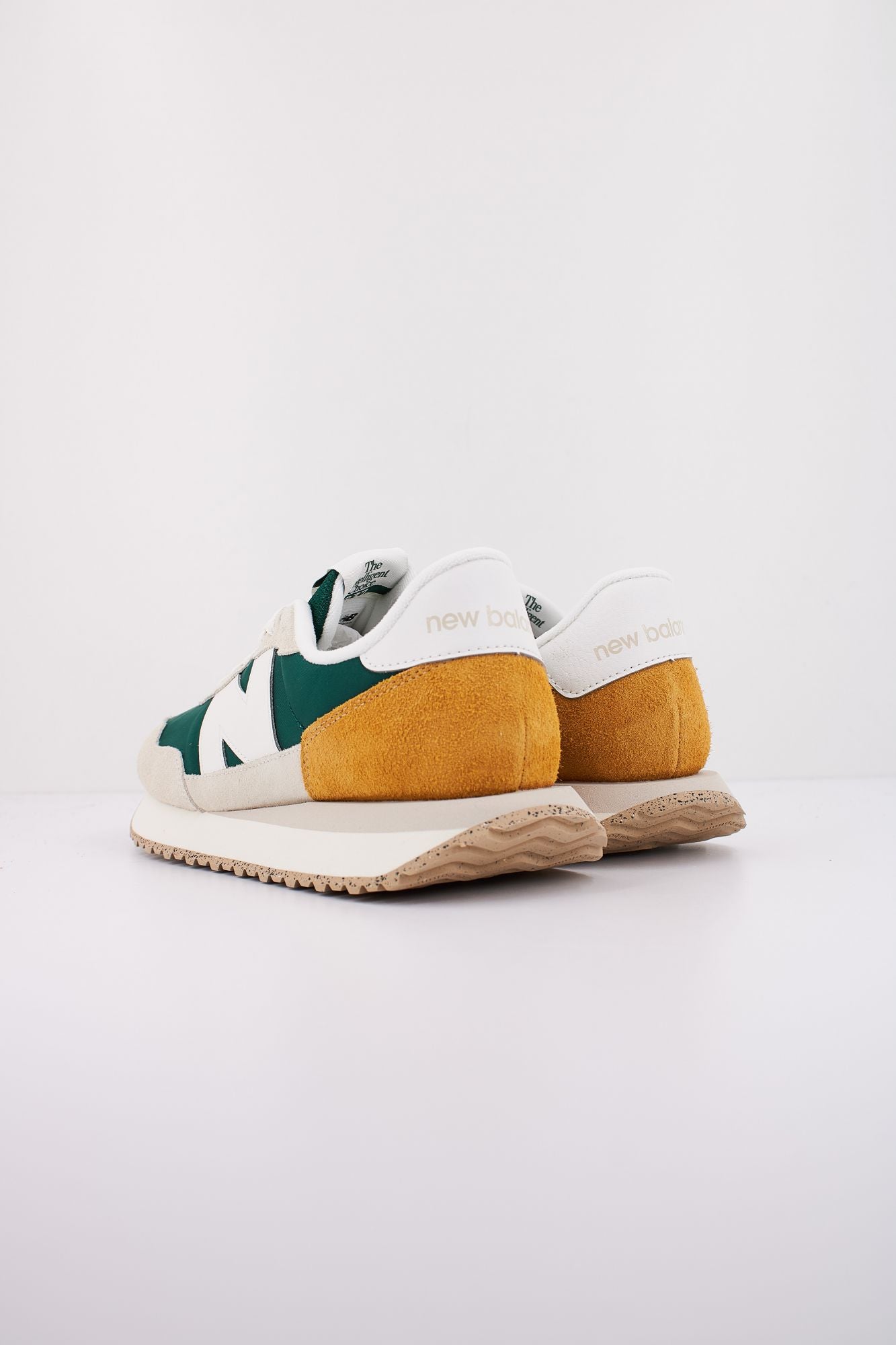 NEW BALANCE MS237 en color VERDE (4)