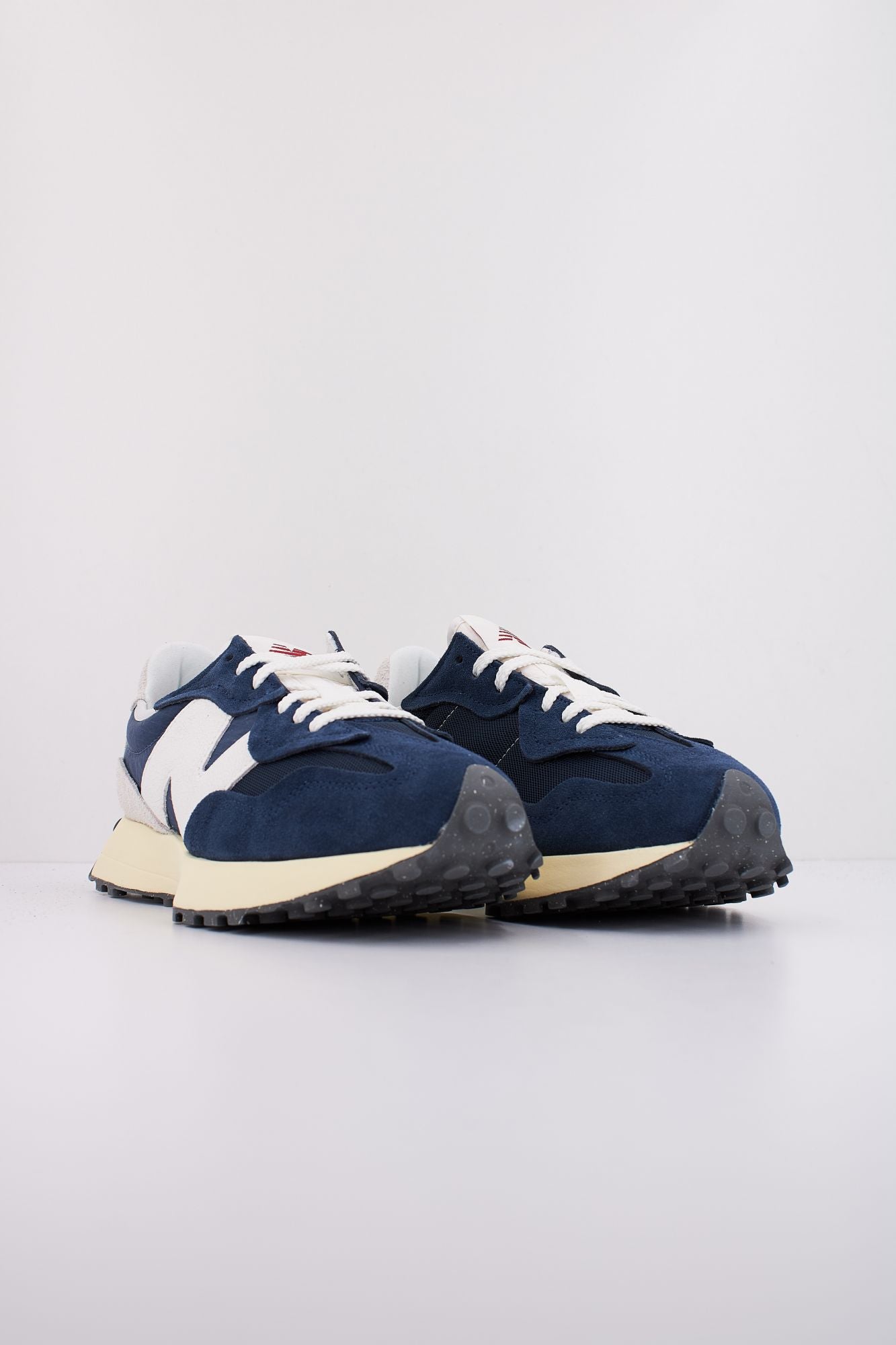 NEW BALANCE U327 en color AZUL (2)