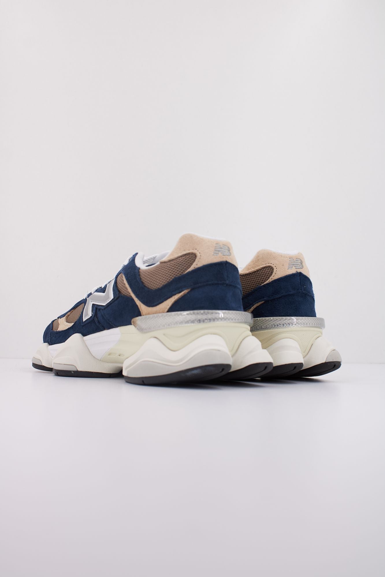 NEW BALANCE U9060  en color AZUL (4)