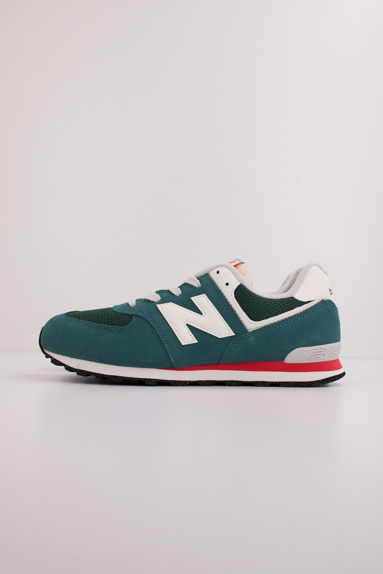 NEW BALANCE GC574 VPG  en color VERDE (1)