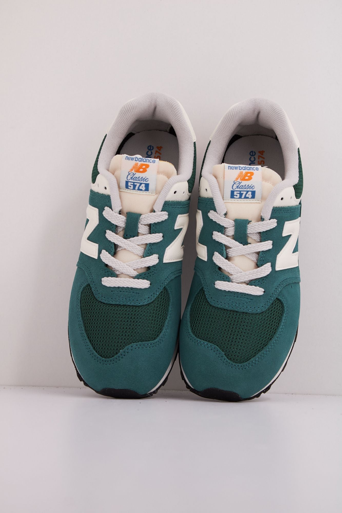 NEW BALANCE GC574 VPG  en color VERDE (3)