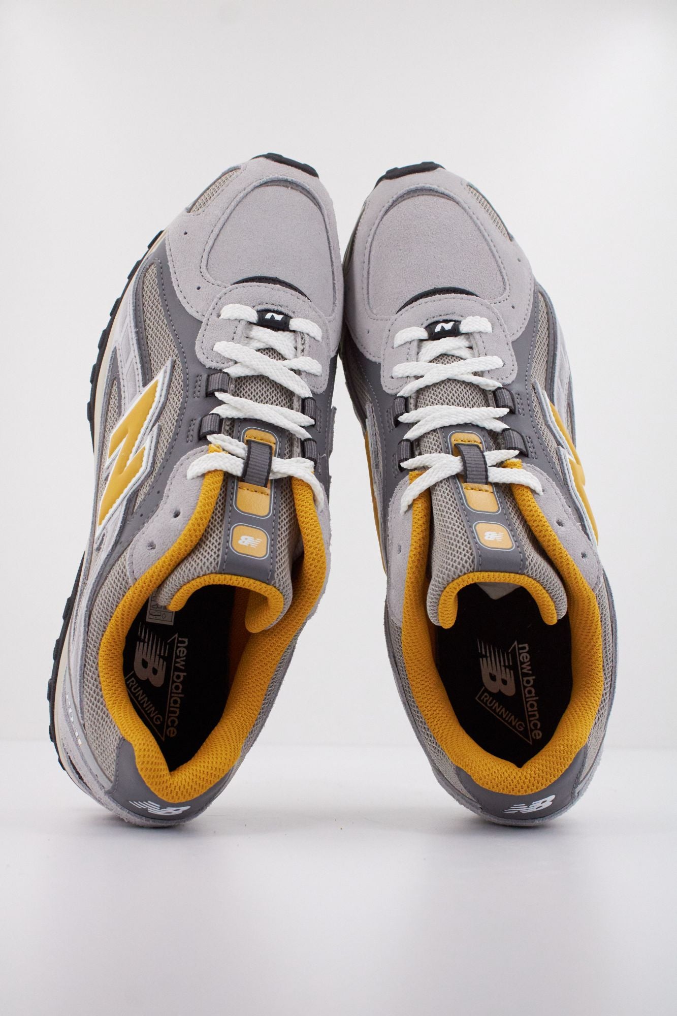 NEW BALANCE U204L NPB en color GRIS (3)