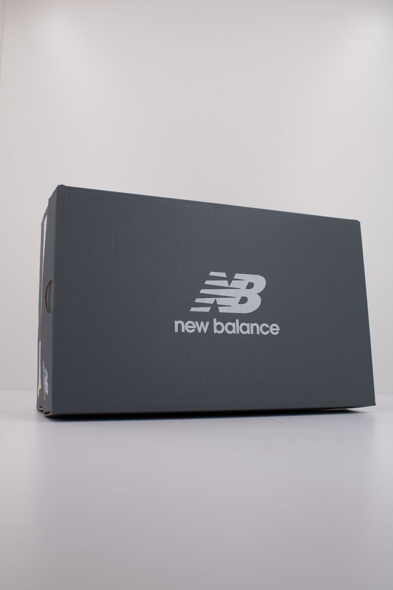 NEW BALANCE M1906 en color NEGRO (6)