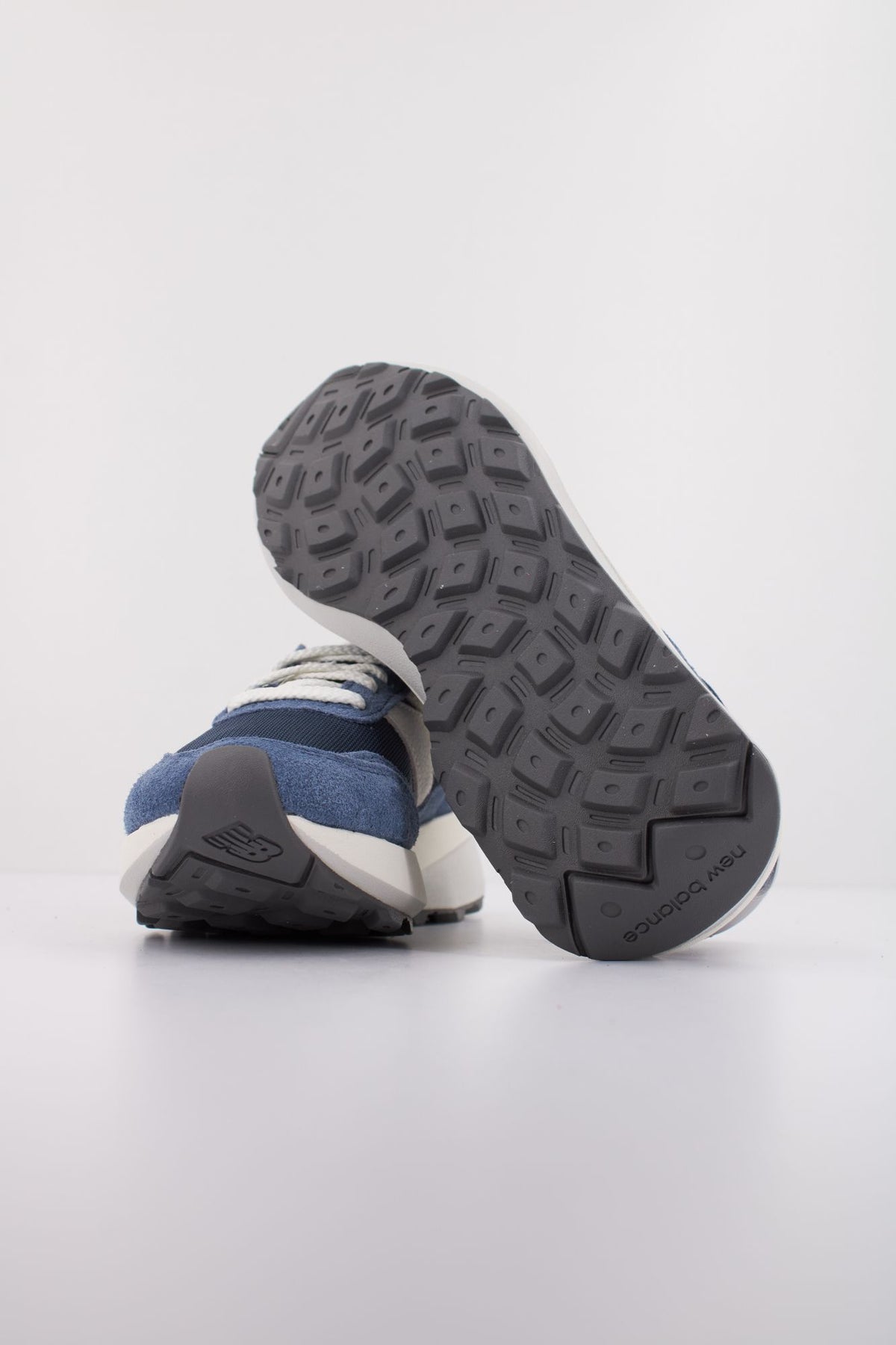 NEW BALANCE U370 en color AZUL (5)