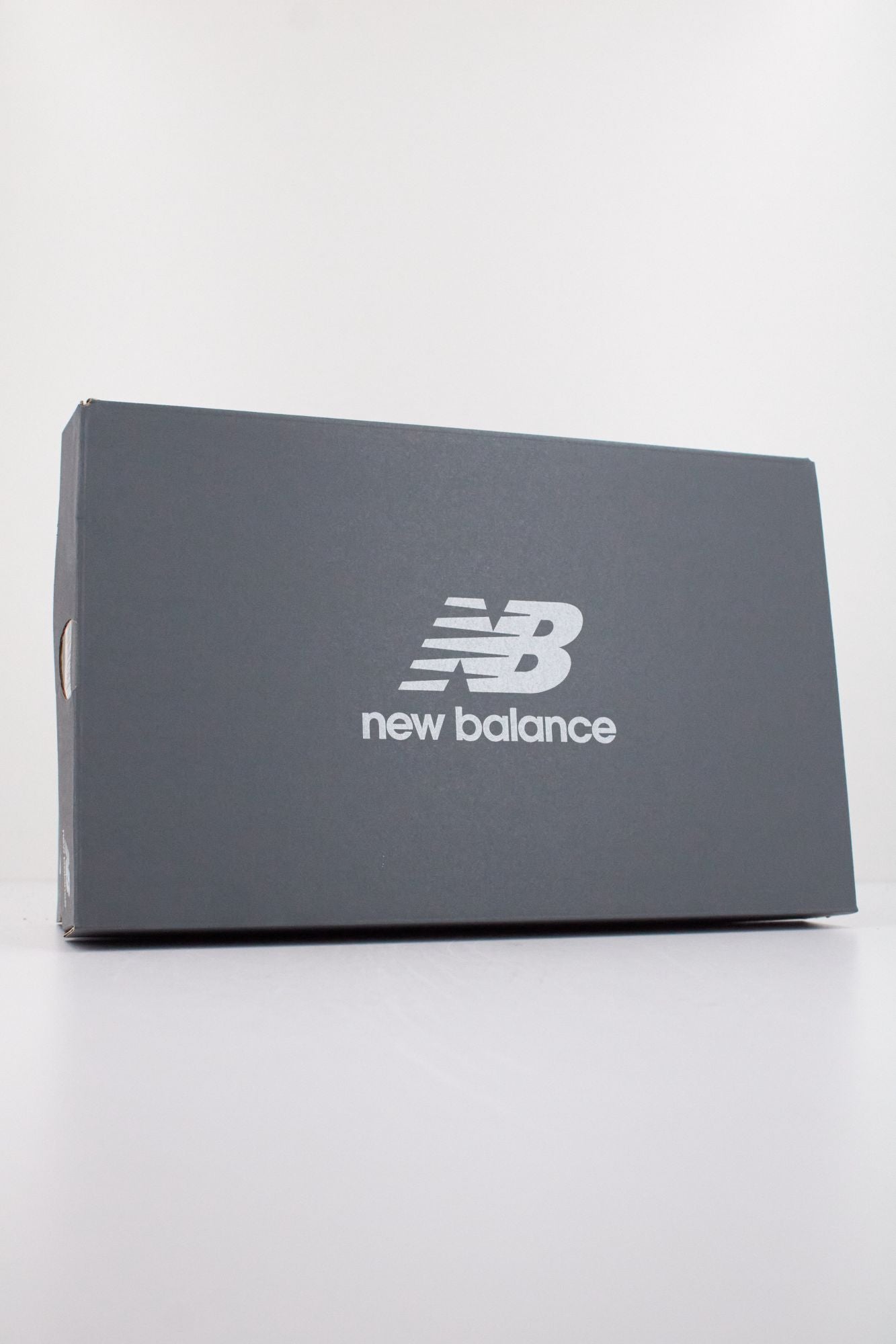 NEW BALANCE U9060 en color MARRON (6)