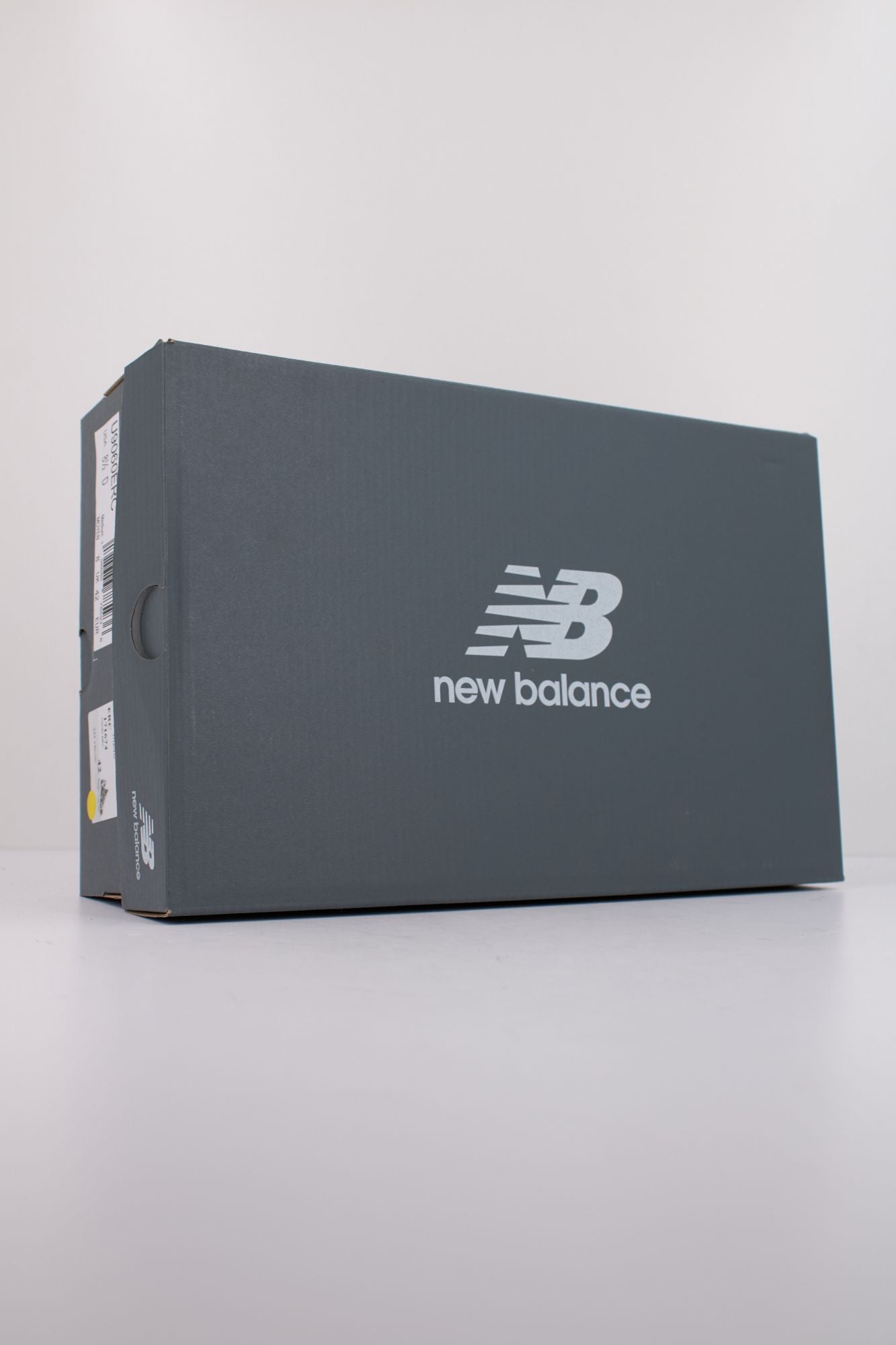 NEW BALANCE U9060 ERC en color BEIS (6)